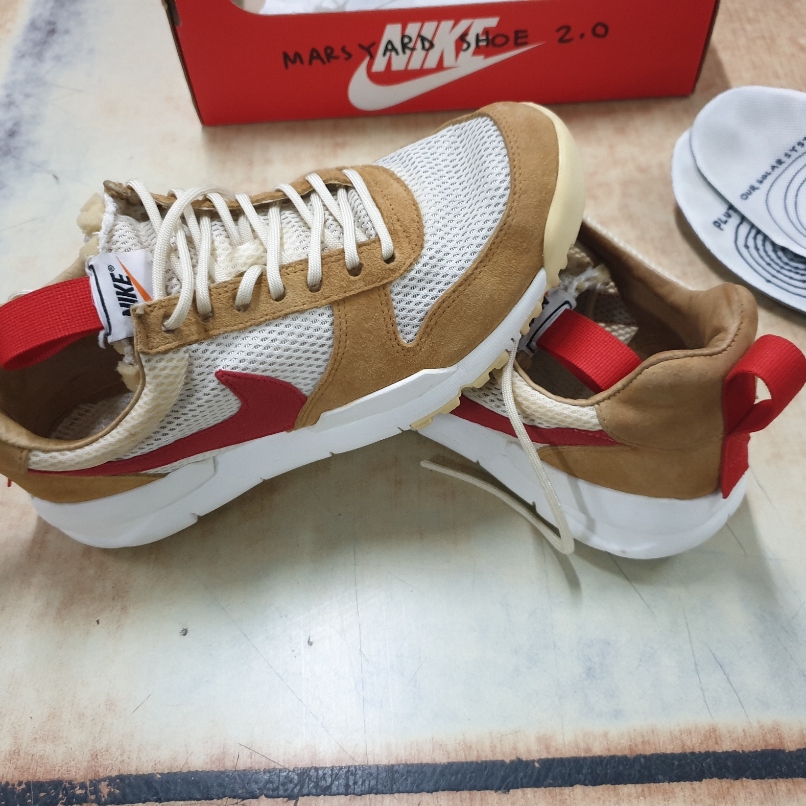 Nike x Tom Sachs Mars Yard Shoe 2.0 Space Camp 착용 스타일 - 1