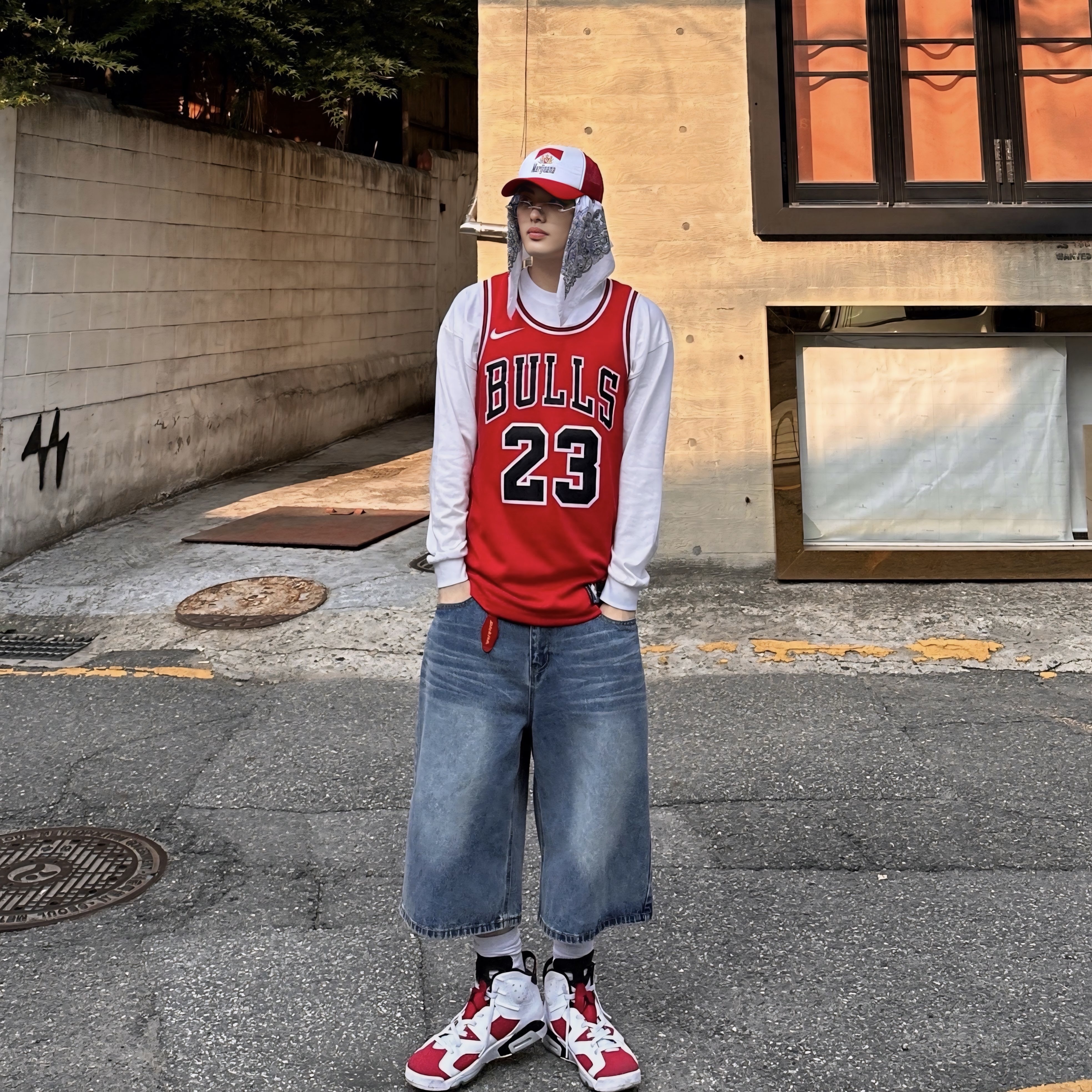 Jordan 6 Retro Carmine 2021, Nike Chicago Bulls Swingman Custom Jersey - Icon Edition 착용 스타일 - 1