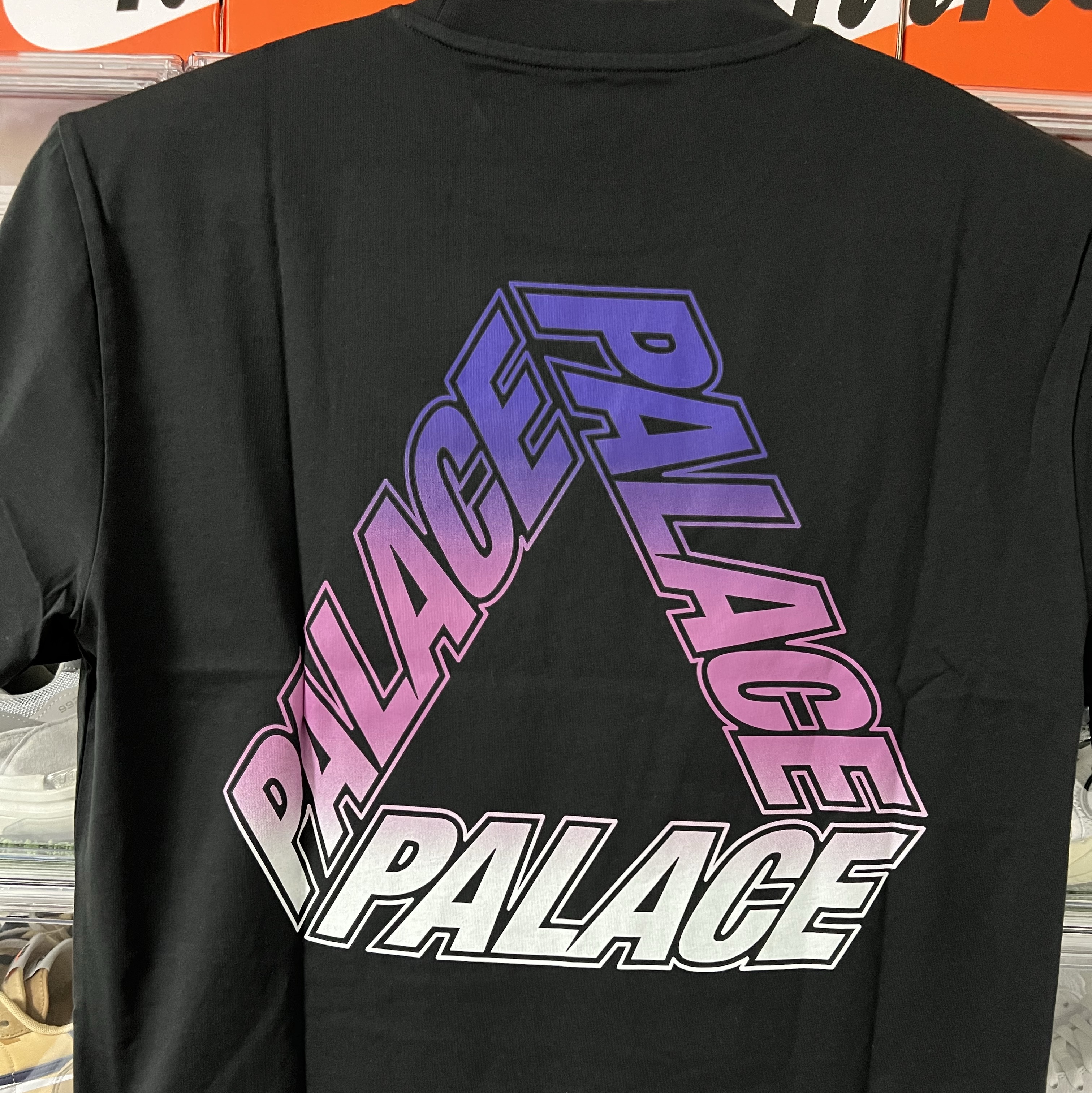 Palace Spectrum P3 T-Shirt Black - 23SS 착용 스타일