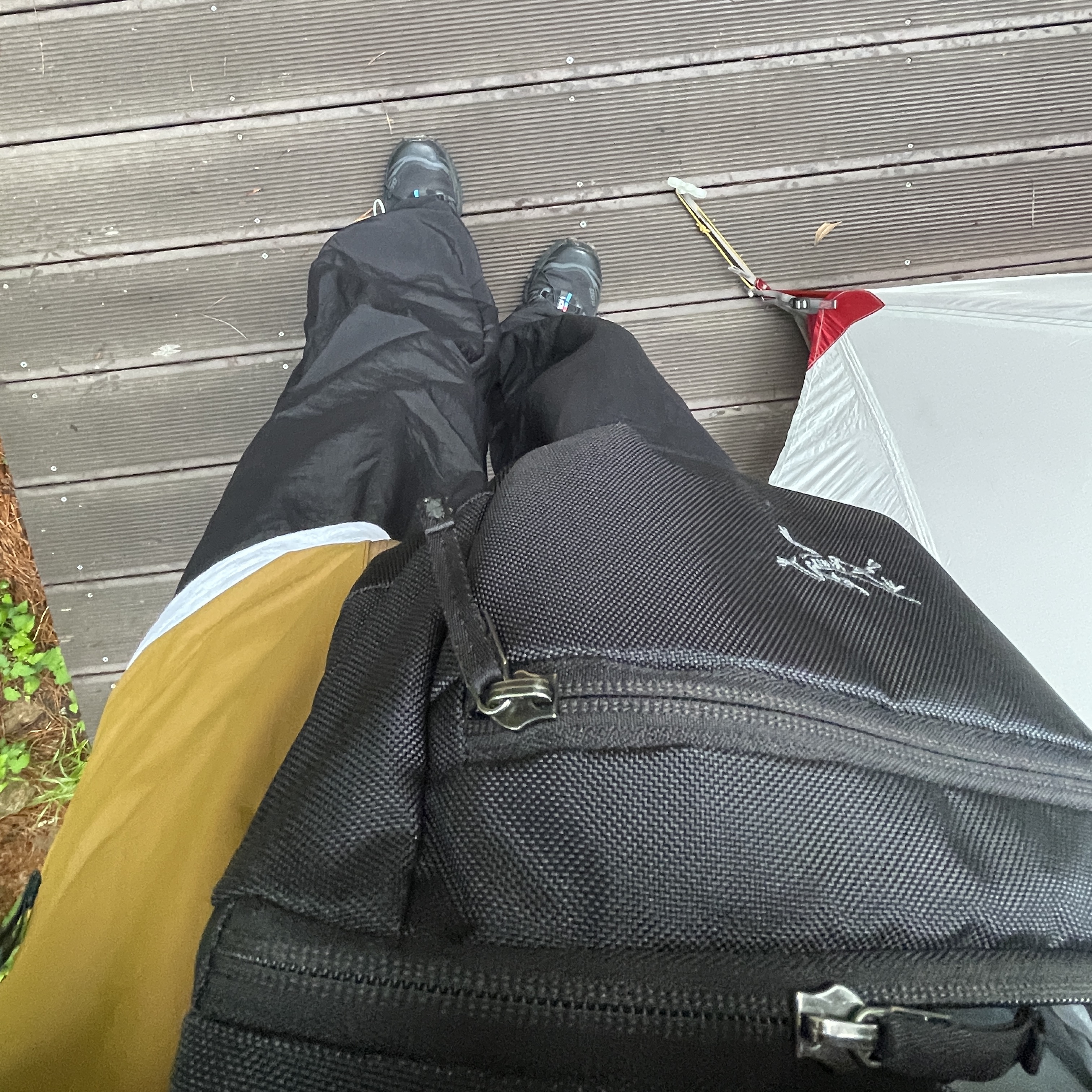 Arc'teryx Maka 2 Waistpack Black, Salomon XT-6 ADV Black 착용 스타일 - 1