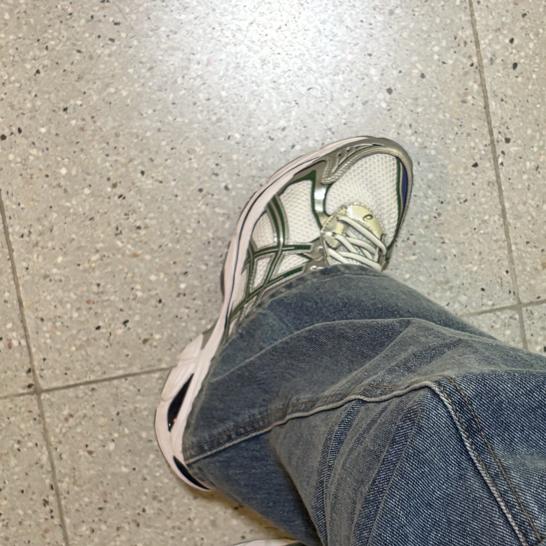 Asics GT-2160 White Shamrock Green 착용 스타일