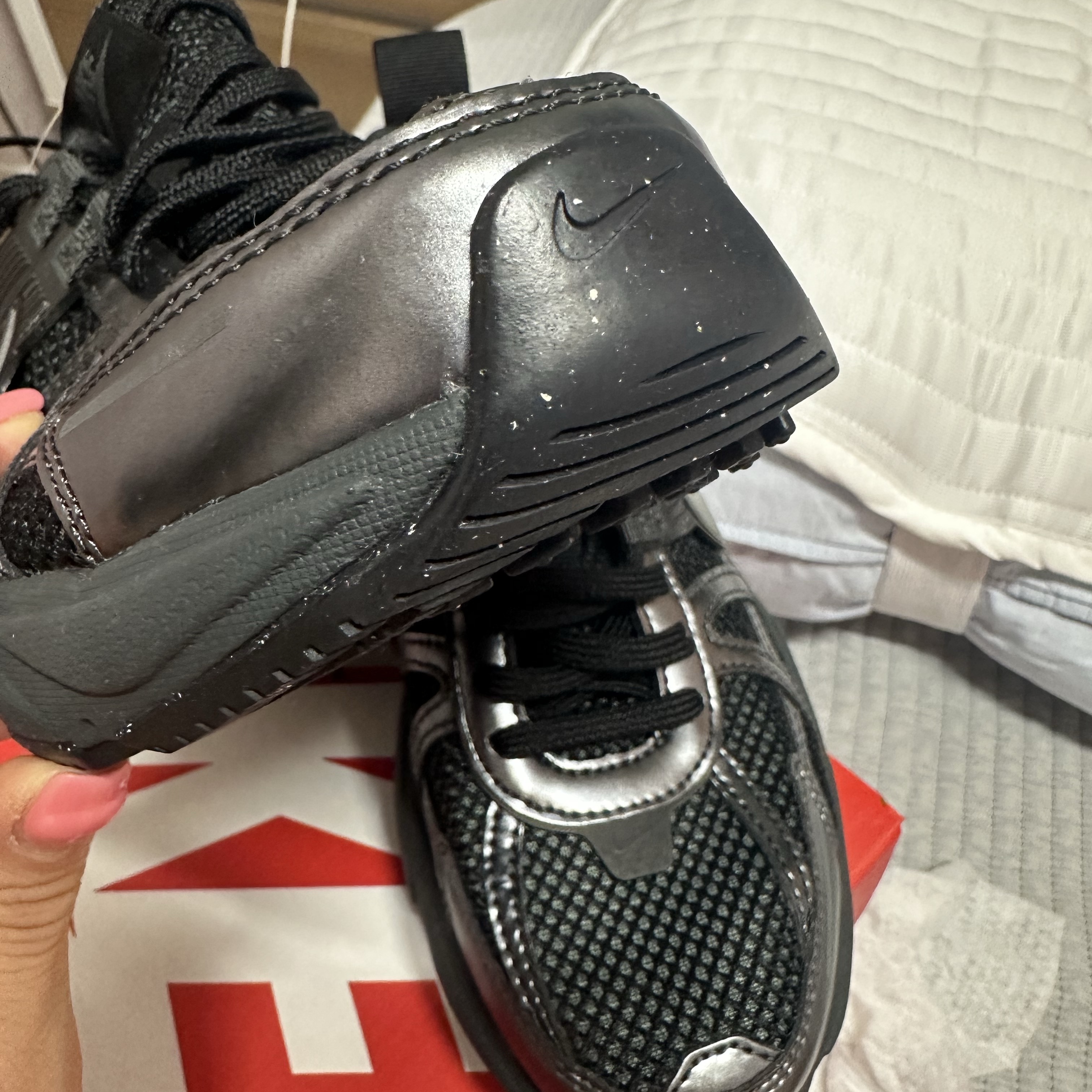 Nike V2K Run Black Anthracite 착용 스타일