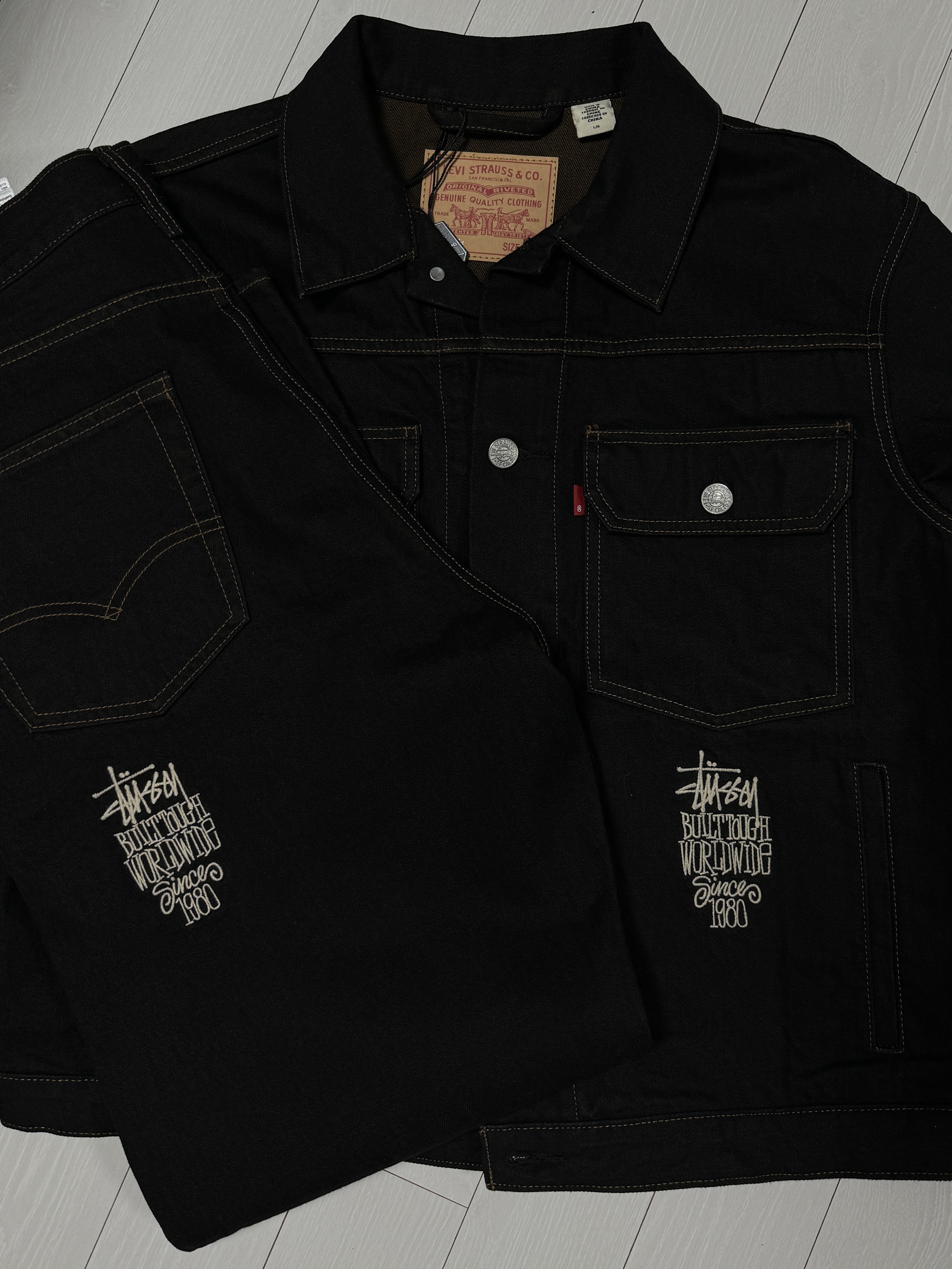 Stussy x Levi's Crispy Rinse 568 Jean Black 착용 스타일 - 2