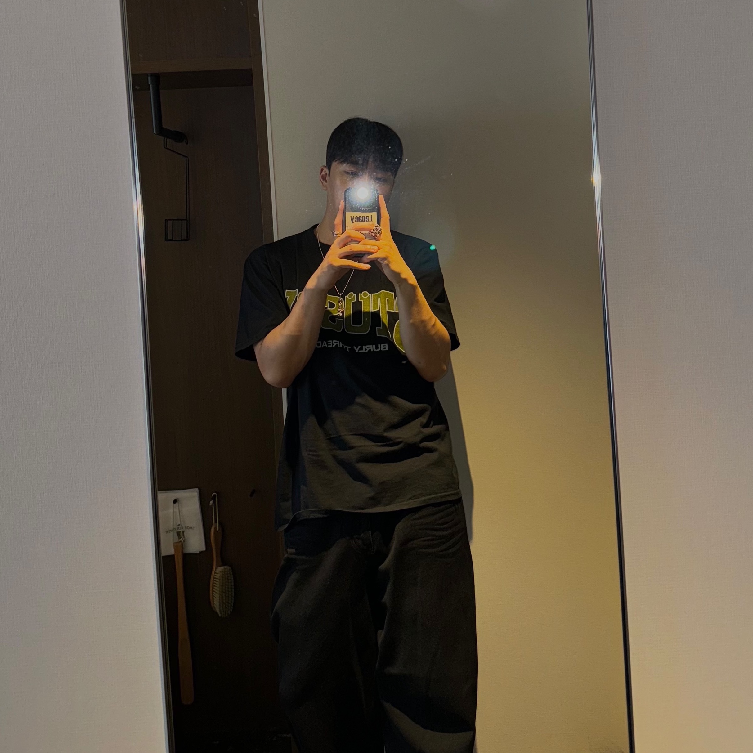 Stussy Burly Threads Pigment Dyed T-Shirt Black 착용 스타일 - 1