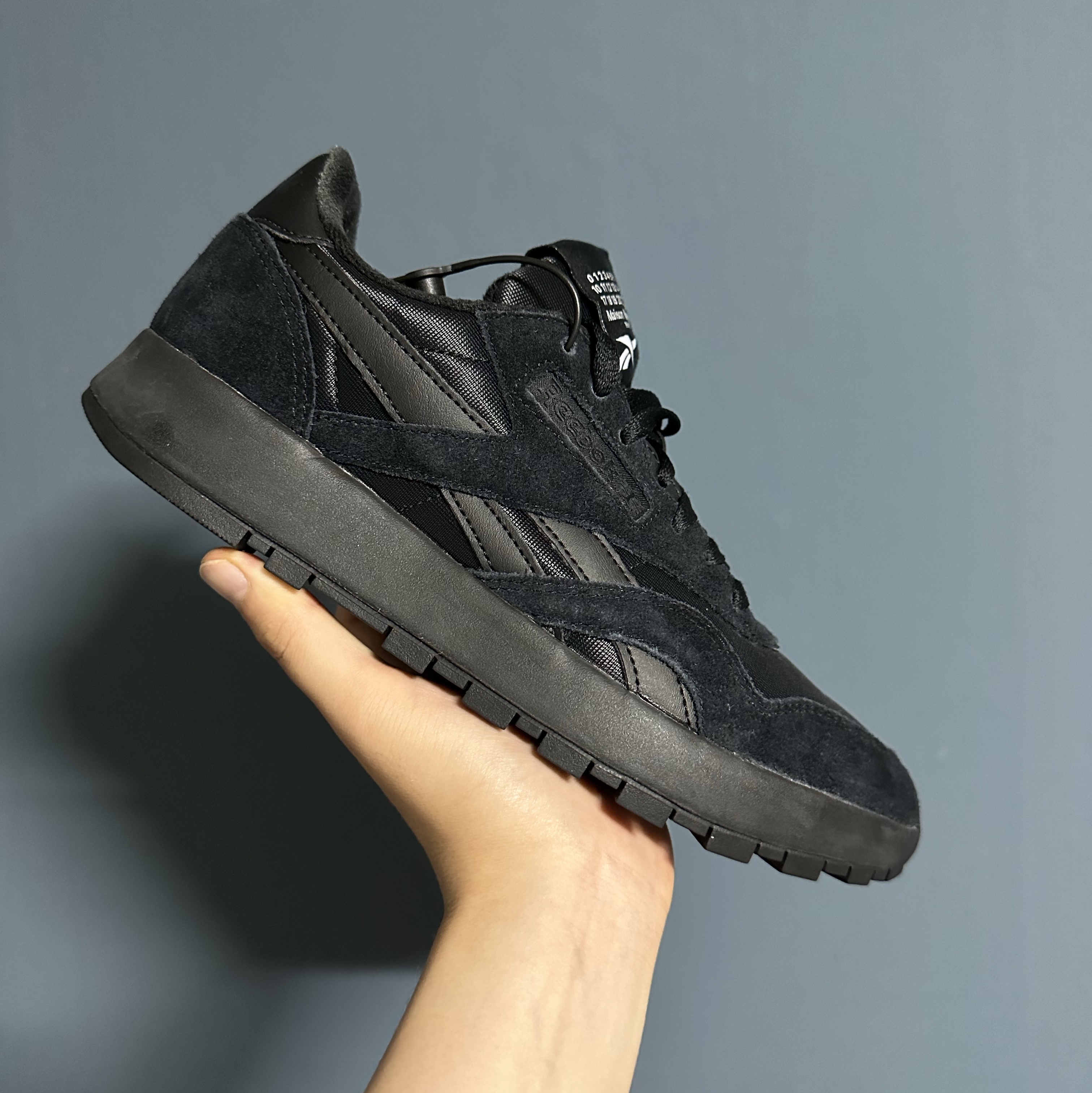 Reebok x Maison Margiela Project 0 Classic Nylon Tabi Core Black 착용 스타일 - 1