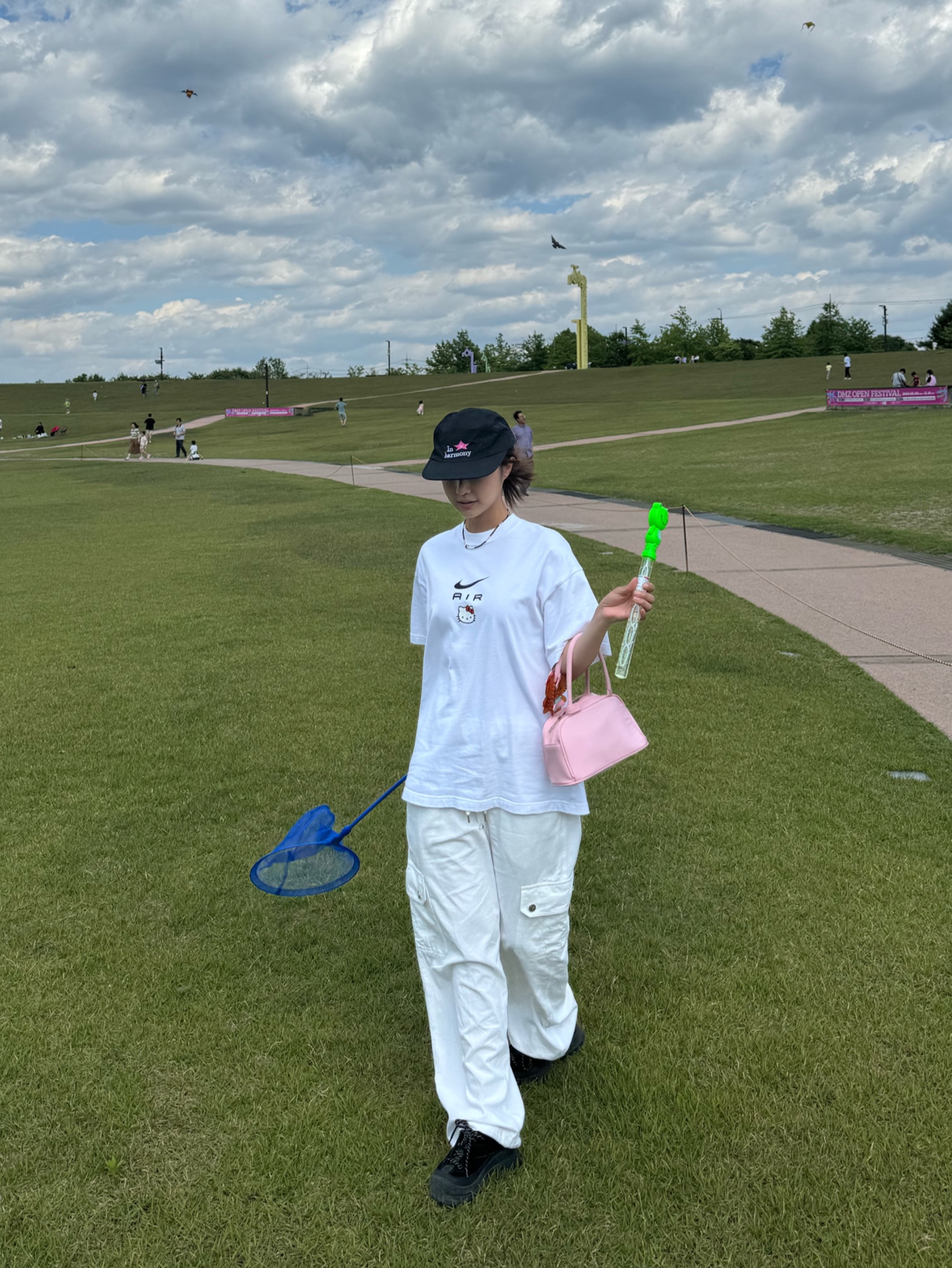 Nike x Hello Kitty NRG Air T-Shirt White - Asia 착용 스타일 - 1