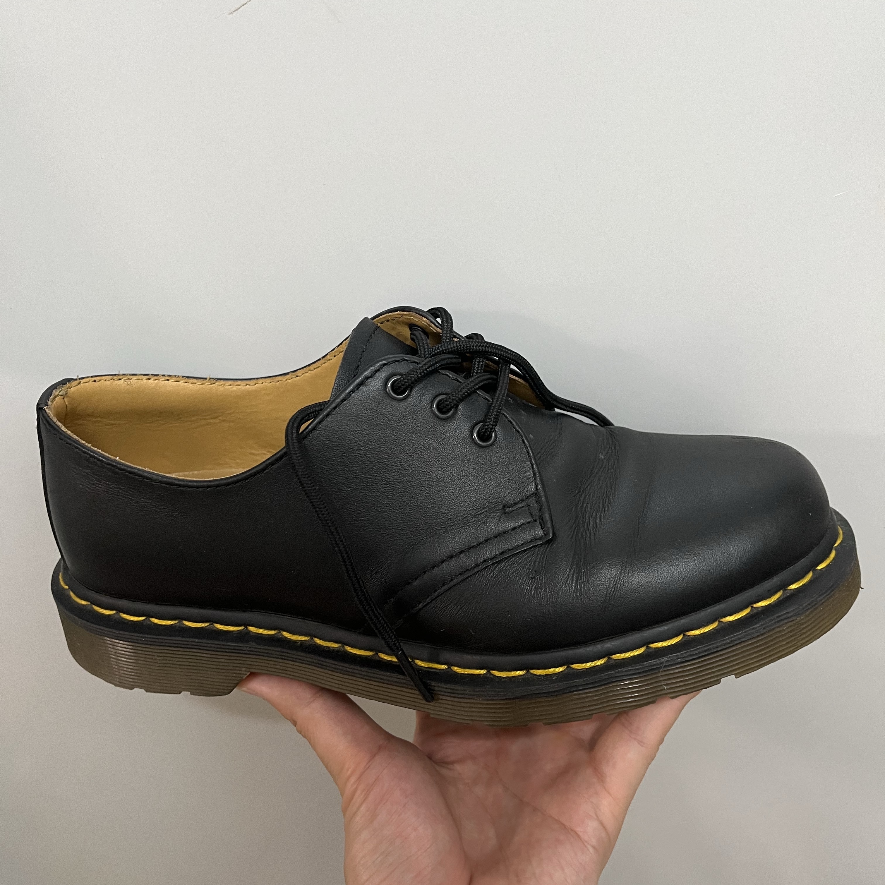 Dr. Martens 1461 Smooth Black 착용 스타일 - 1