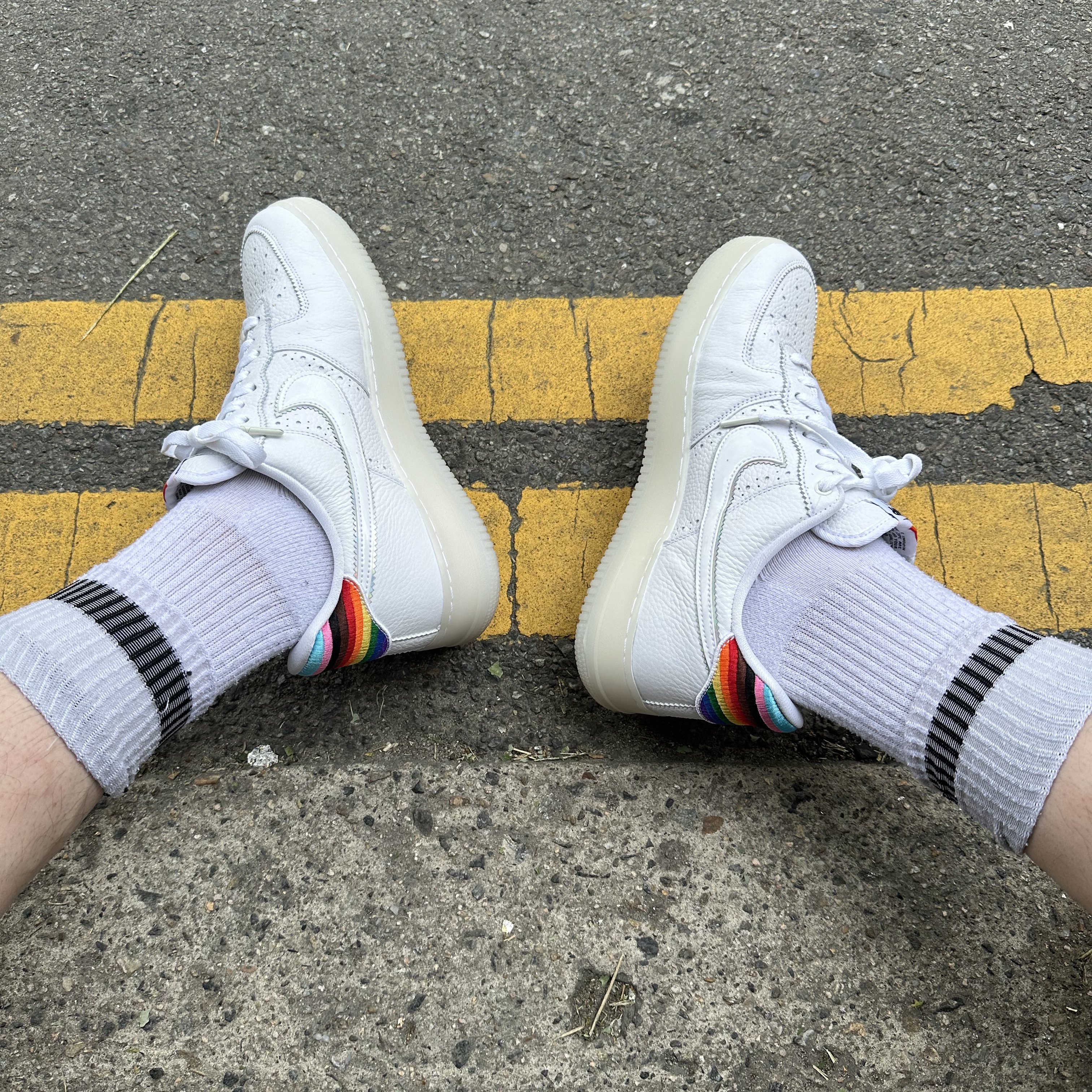 Nike Air Force 1 Low Be True 2020 착용 스타일 - 2