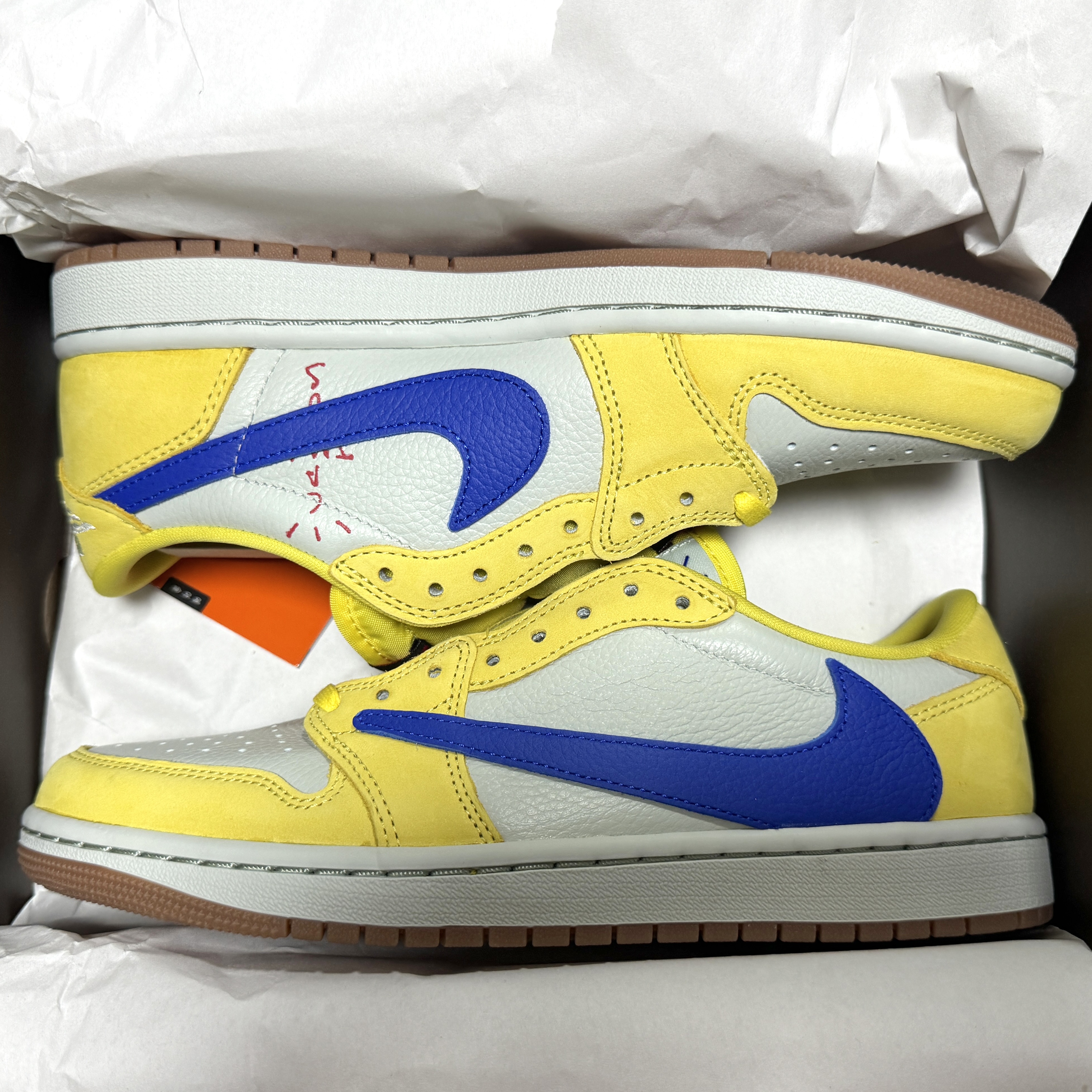 (W) Jordan 1 x Travis Scott Retro Low OG SP Canary 착용 스타일