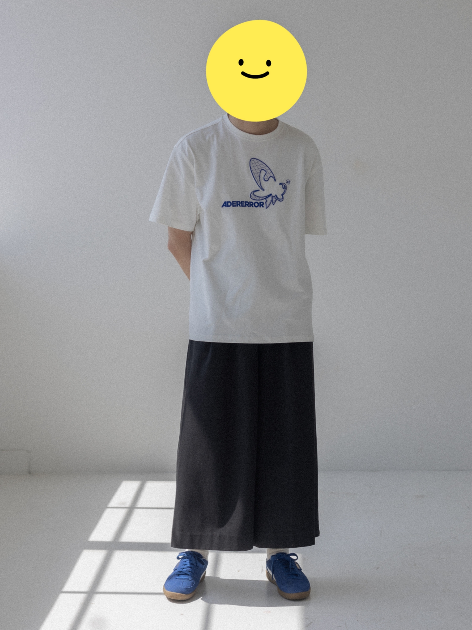 Ader Error Butterfy Logo T-Shirt White, Ader Error Eddy Bear Head Keyring Z-Blue 착용 스타일 - 2