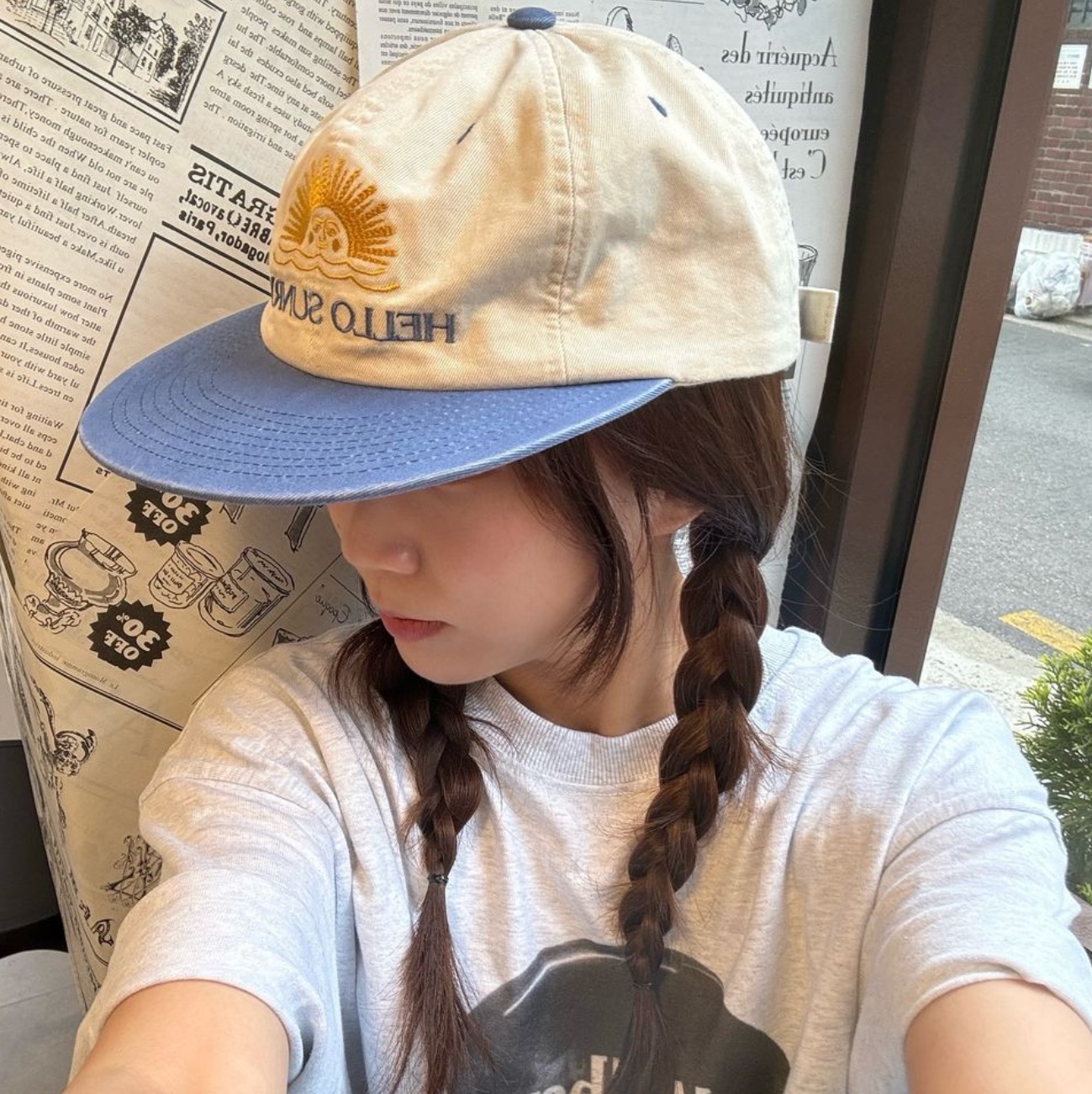 Hello Sunrise Two Tone Washed OG Logo Cap VTG Red & Ocean Blue, Hello Sunrise Two Tone Washed OG Logo Cap Deep Blue & Beige 착용 스타일
