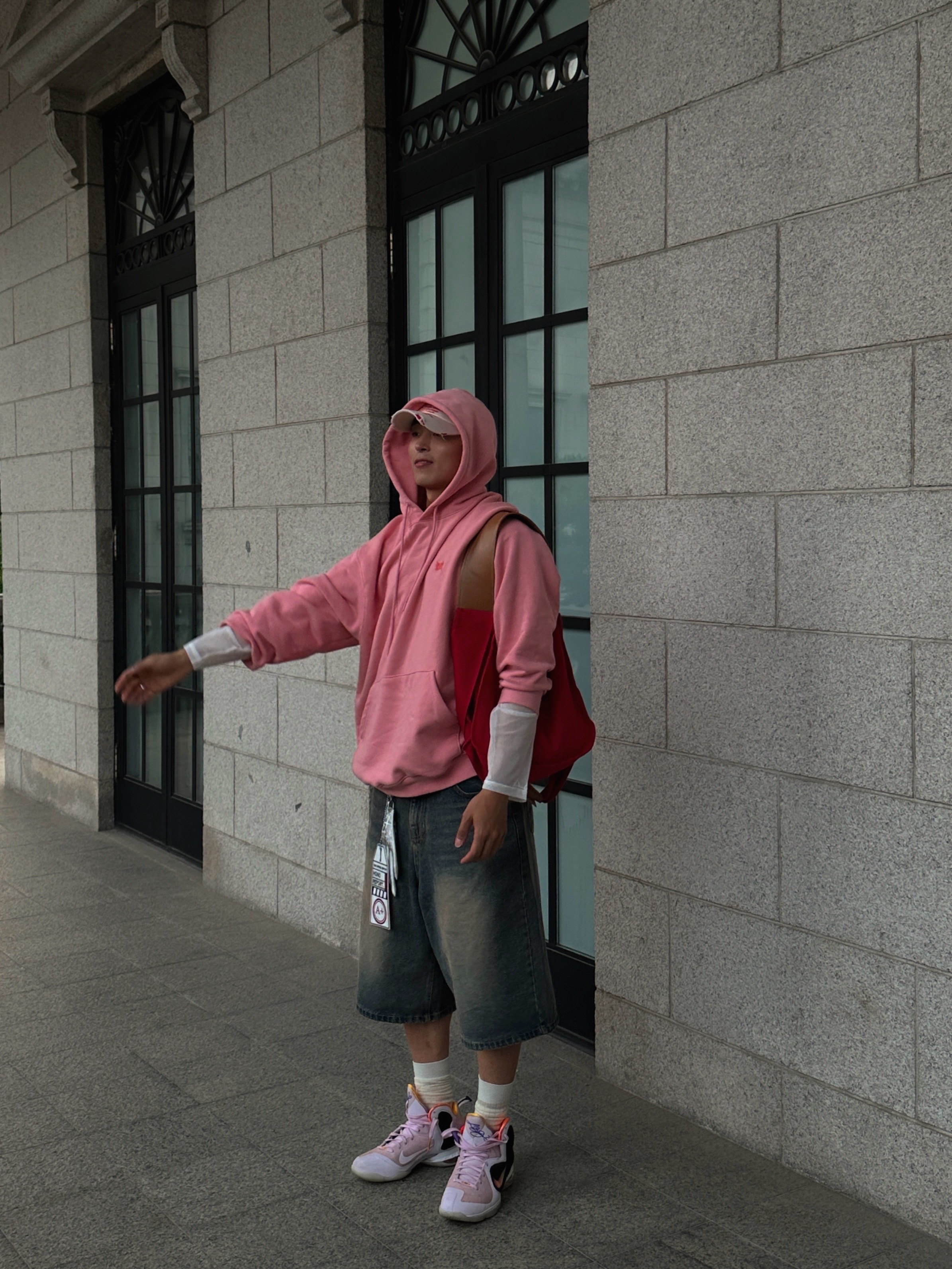 Nike LeBron 9 Regal Pink and Velvet Brown 착용 스타일 - 3