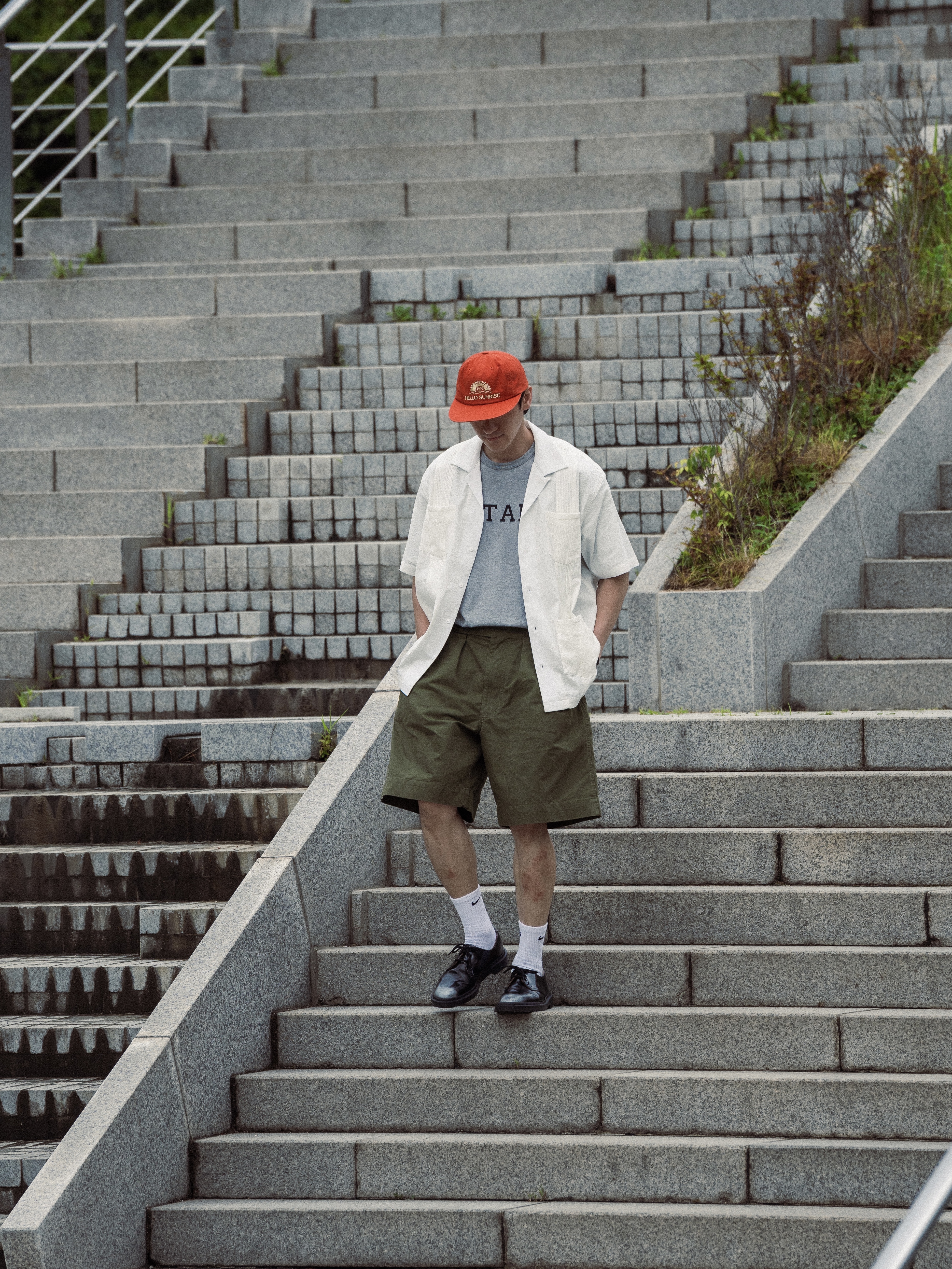 Dr. Martens x Supreme 1461 Gray Silver, Hello Sunrise Washed OG Logo 6panel Cap_Burnt Orange 착용 스타일 - 5