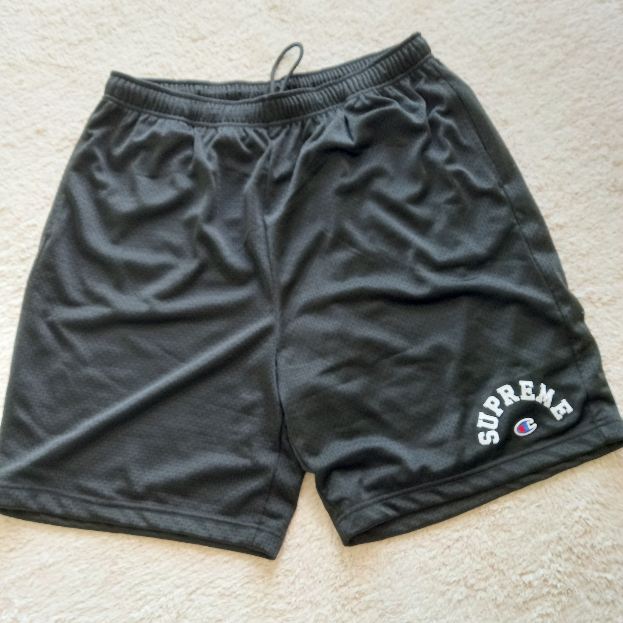 Supreme x Champion Mesh Short Black - 24SS 착용 스타일 - 1