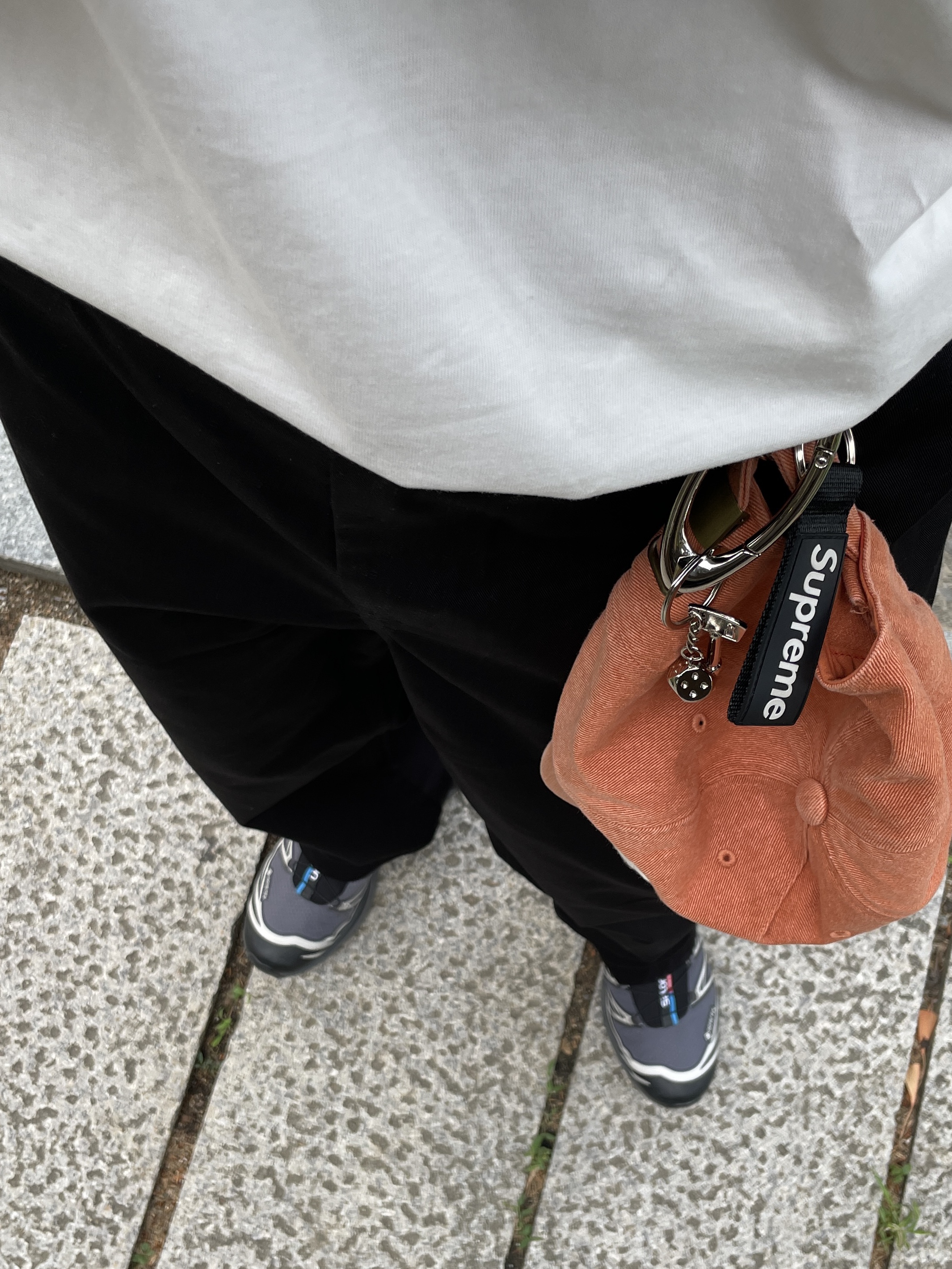 Supreme Webbing Keychain Black - 23SS, Salomon XT-6 Gore-Tex Black Ebony 착용 스타일 - 5
