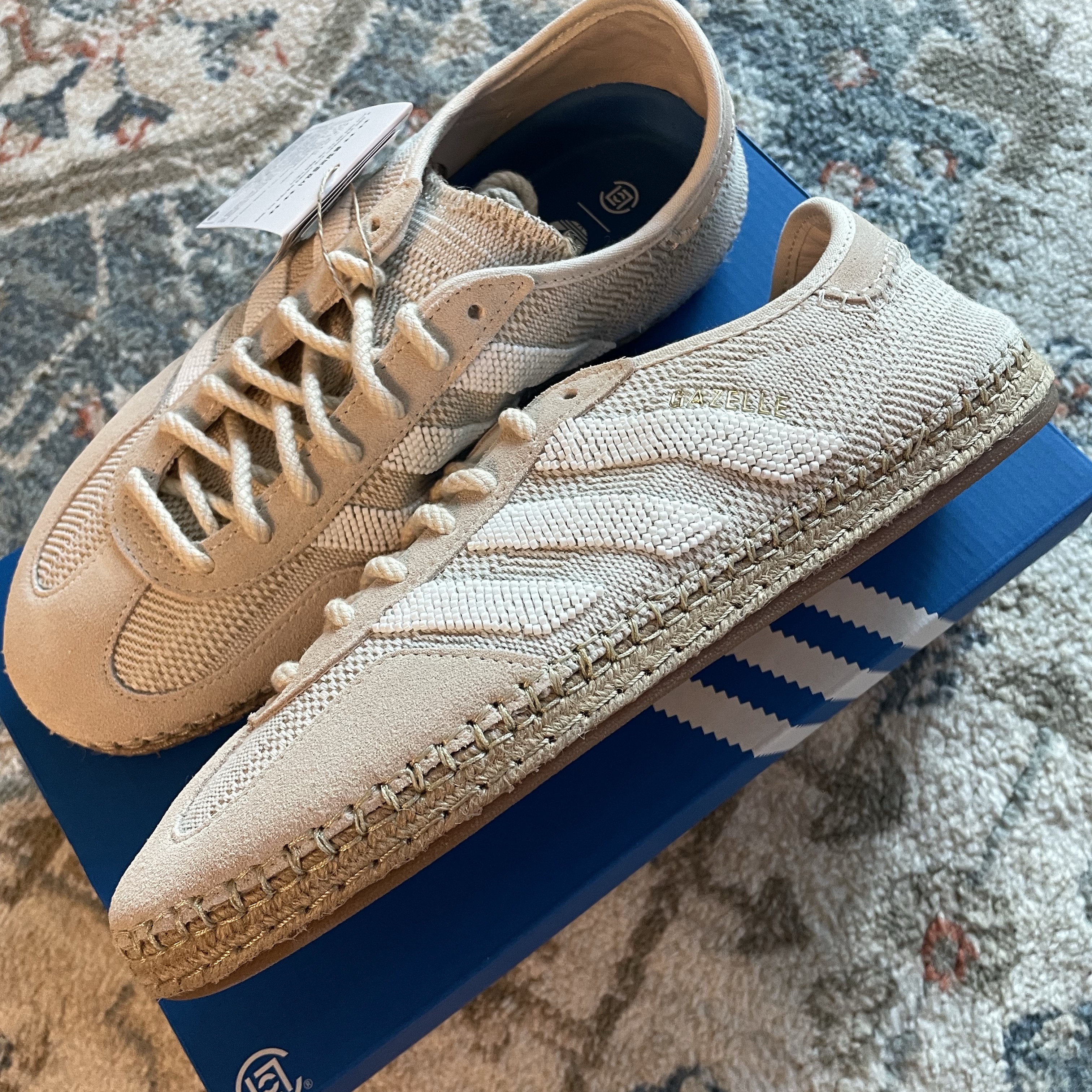 Adidas x Clot Gazelle Halo Ivory Cloud White 착용 스타일 - 1