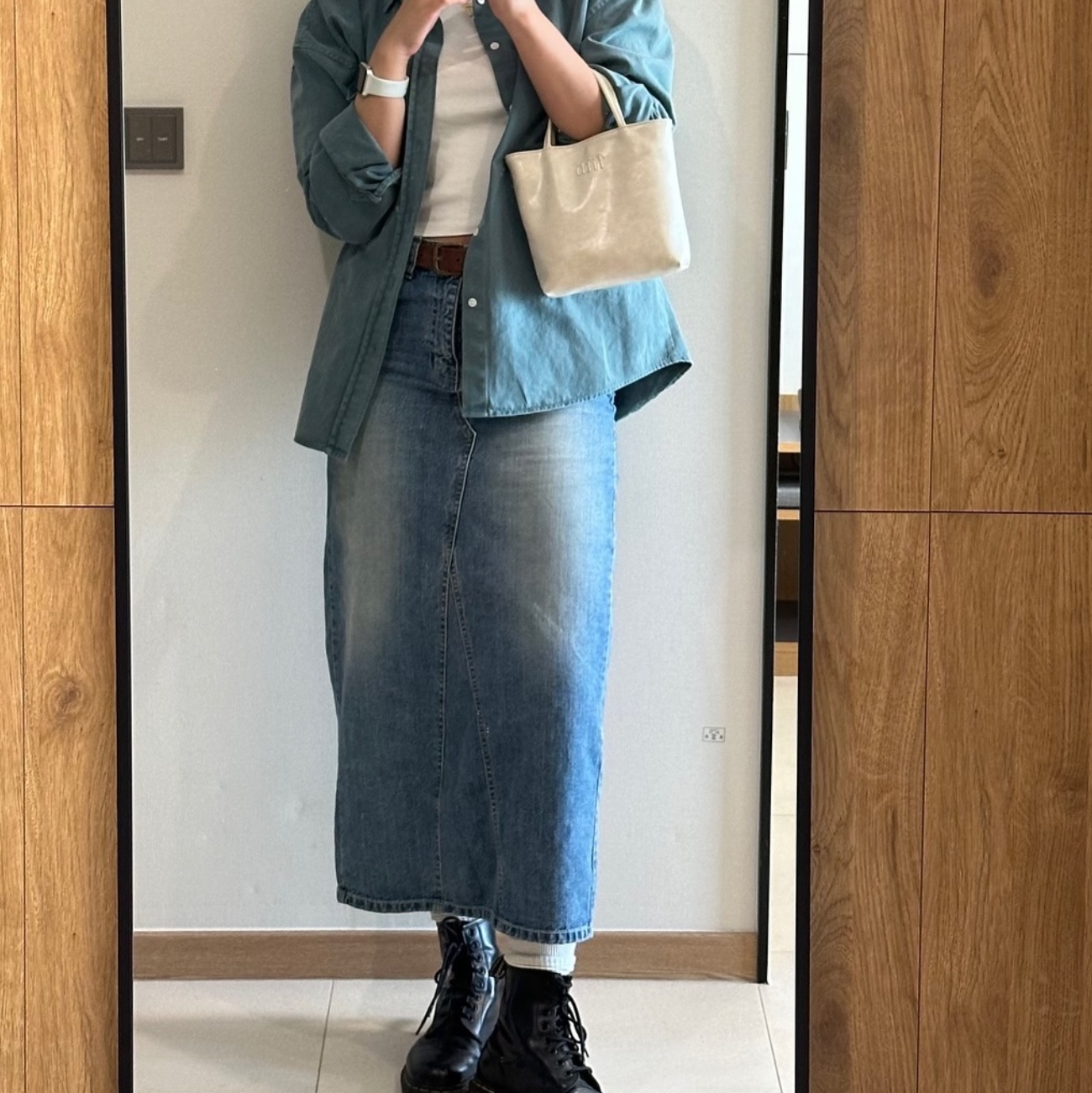 Fillintheblank Sunday Tote Bag Black, Fillintheblank Sunday Tote Bag Brown 착용 스타일
