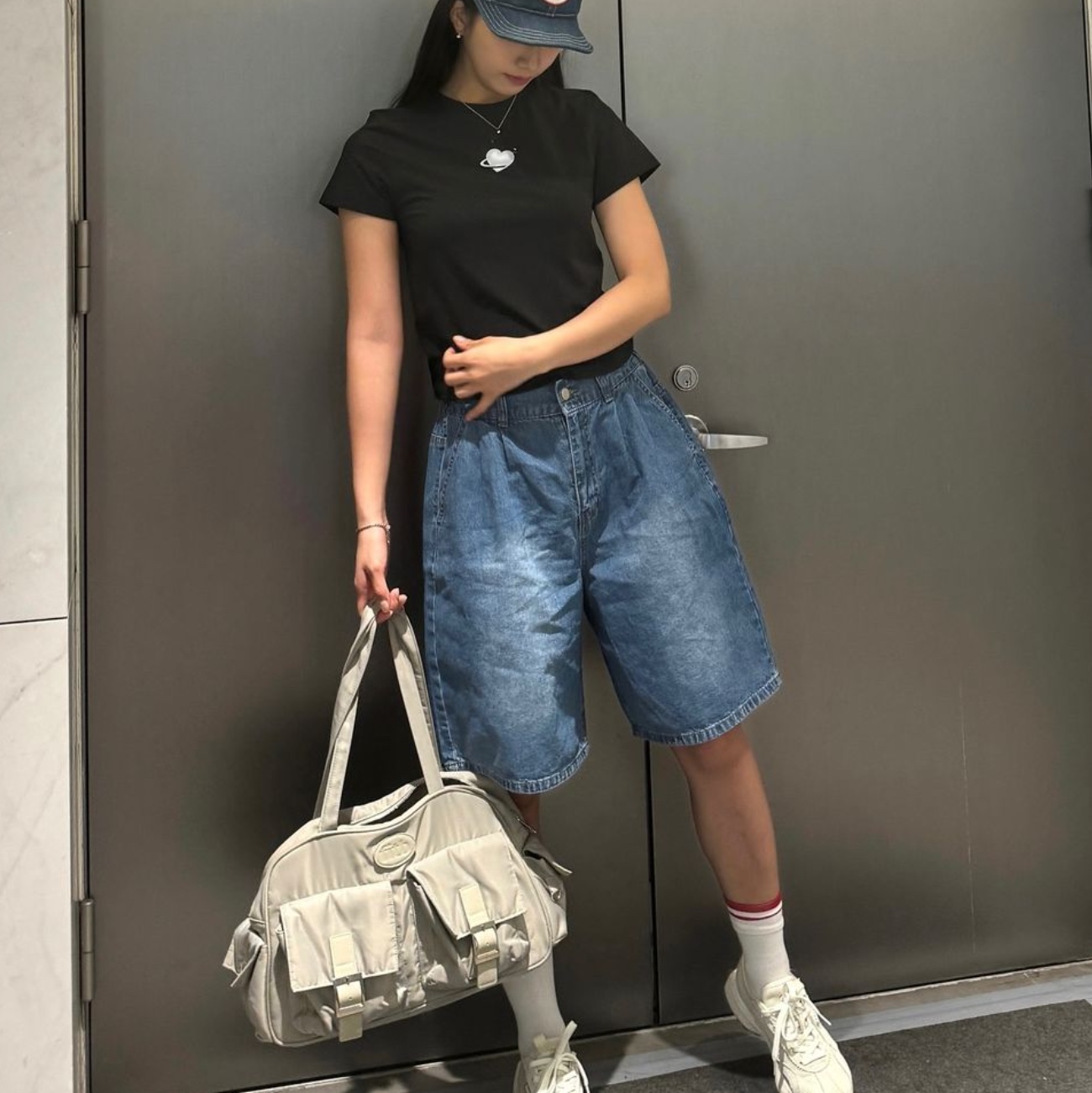 Fillintheblank Renewal Pk Shoulder Bag Nylon Light Blue, Fillintheblank Renewal Pk Shoulder Bag Nylon Green Pepper 착용 스타일