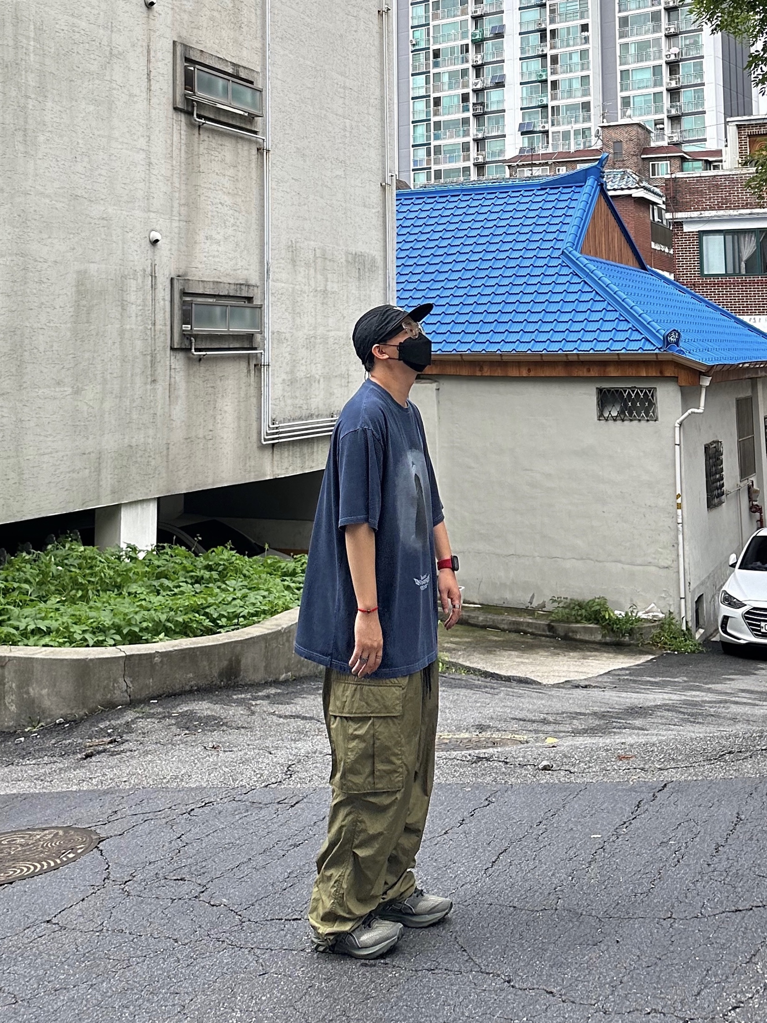 Y-3 Running Cap Black, NON FLOOR Destroyed Invisible Guest Short Sleeve Navy 착용 스타일 - 3