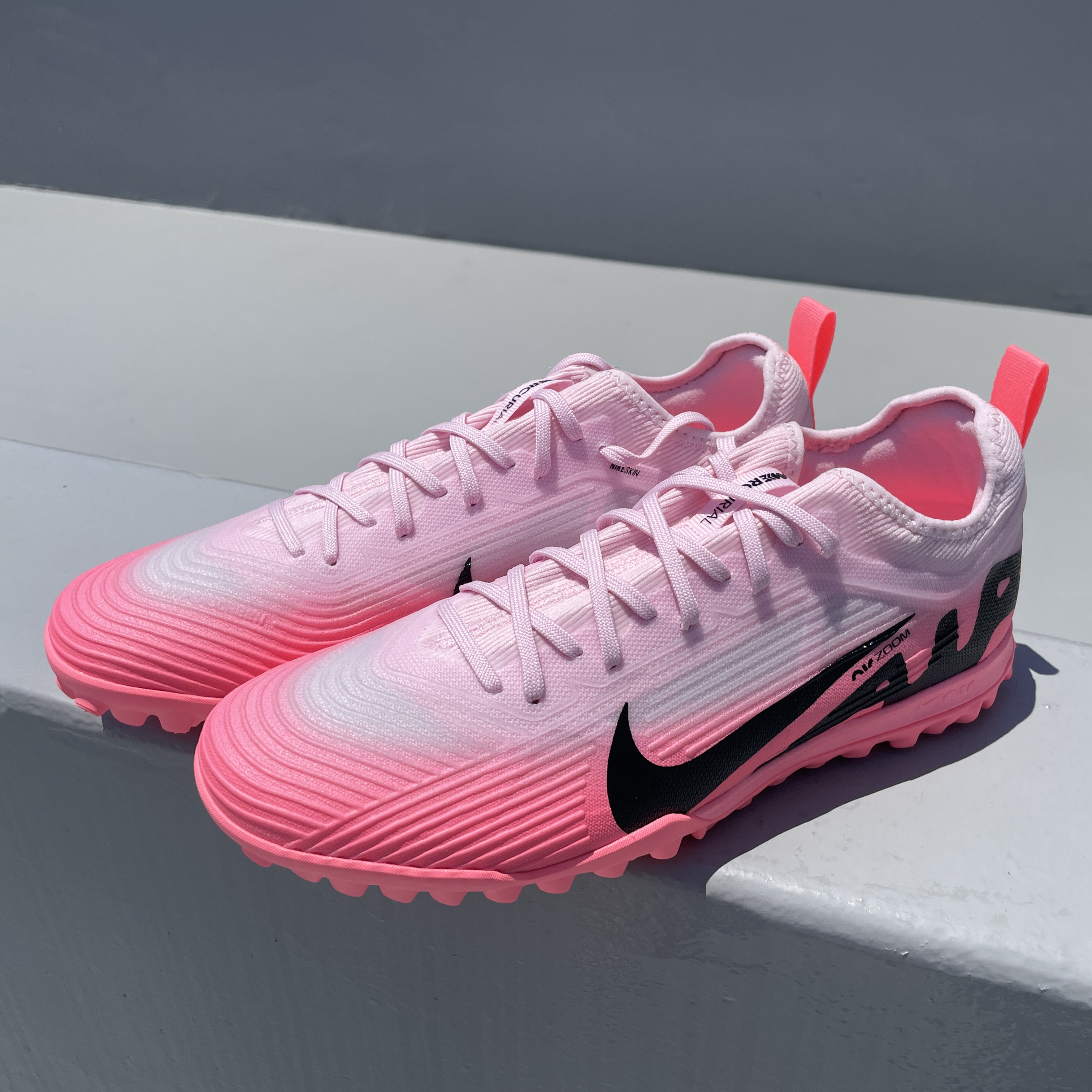 Nike Zoom Mercurial Vapor 15 Pro TF Pink Foam Black 착용 스타일 - 1