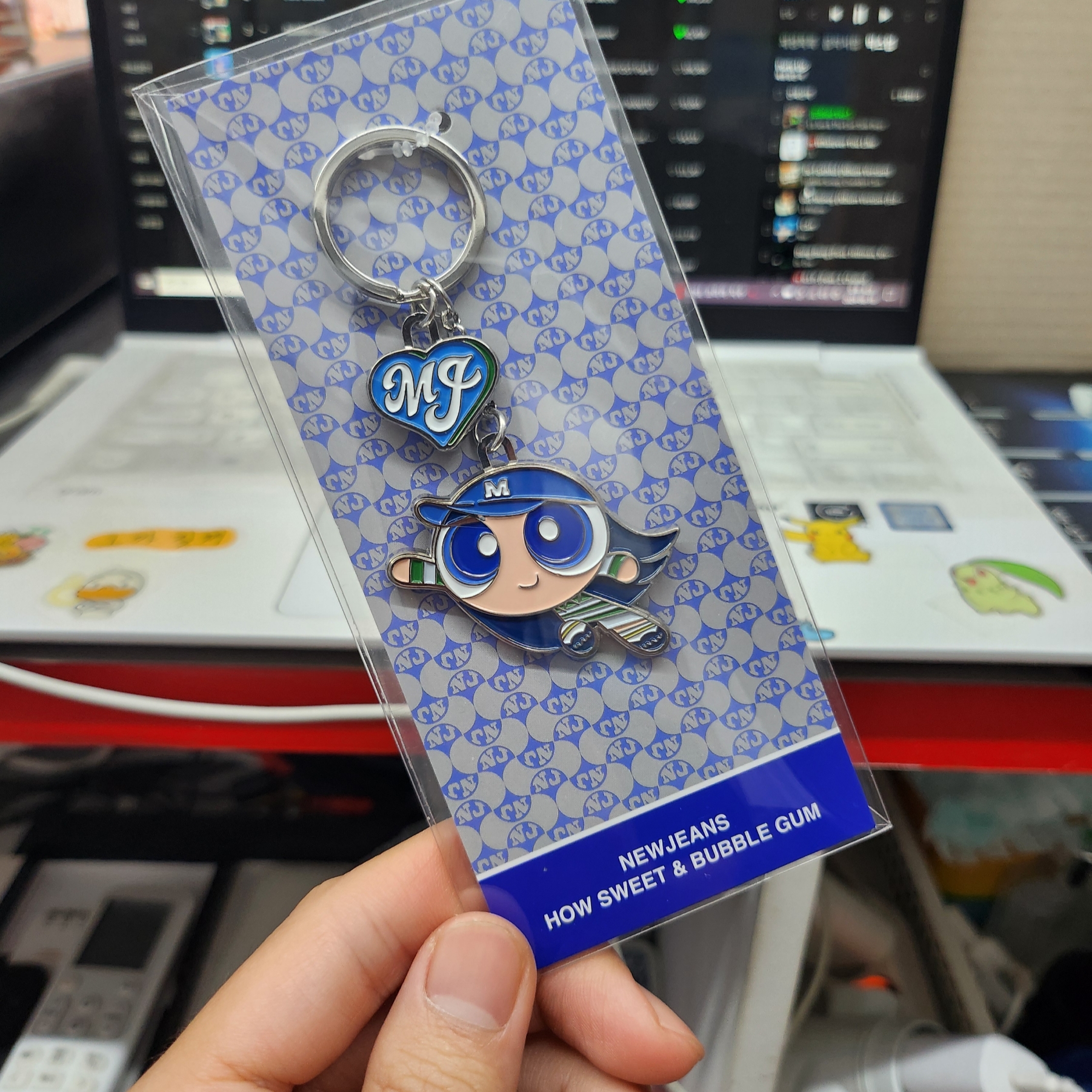 NewJeans x The Power Puff Girls Metal Keyring Minji 착용 스타일