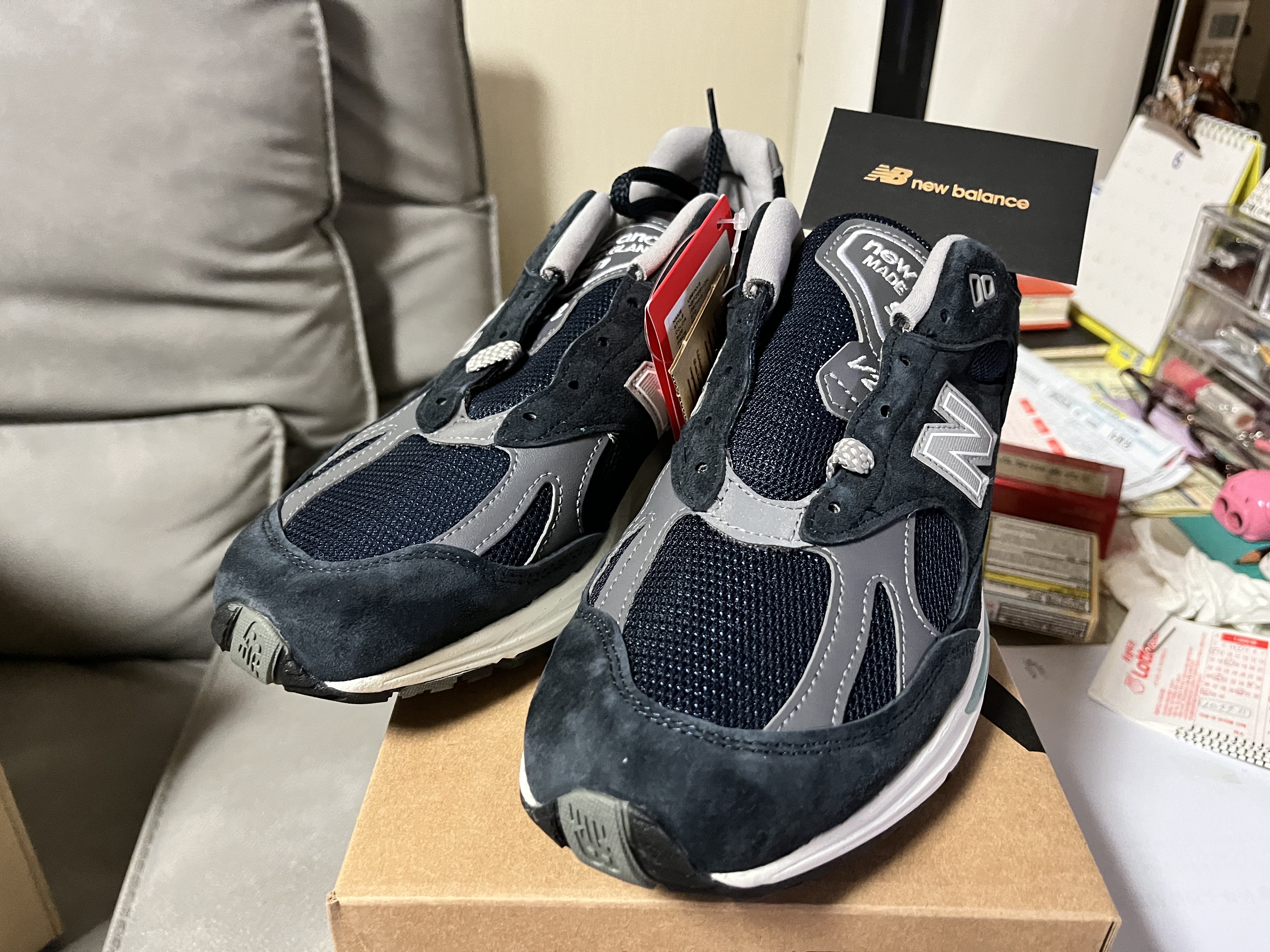 New Balance 991v2 Made in UK Dark Navy Smoked Pearl 착용 스타일 - 1