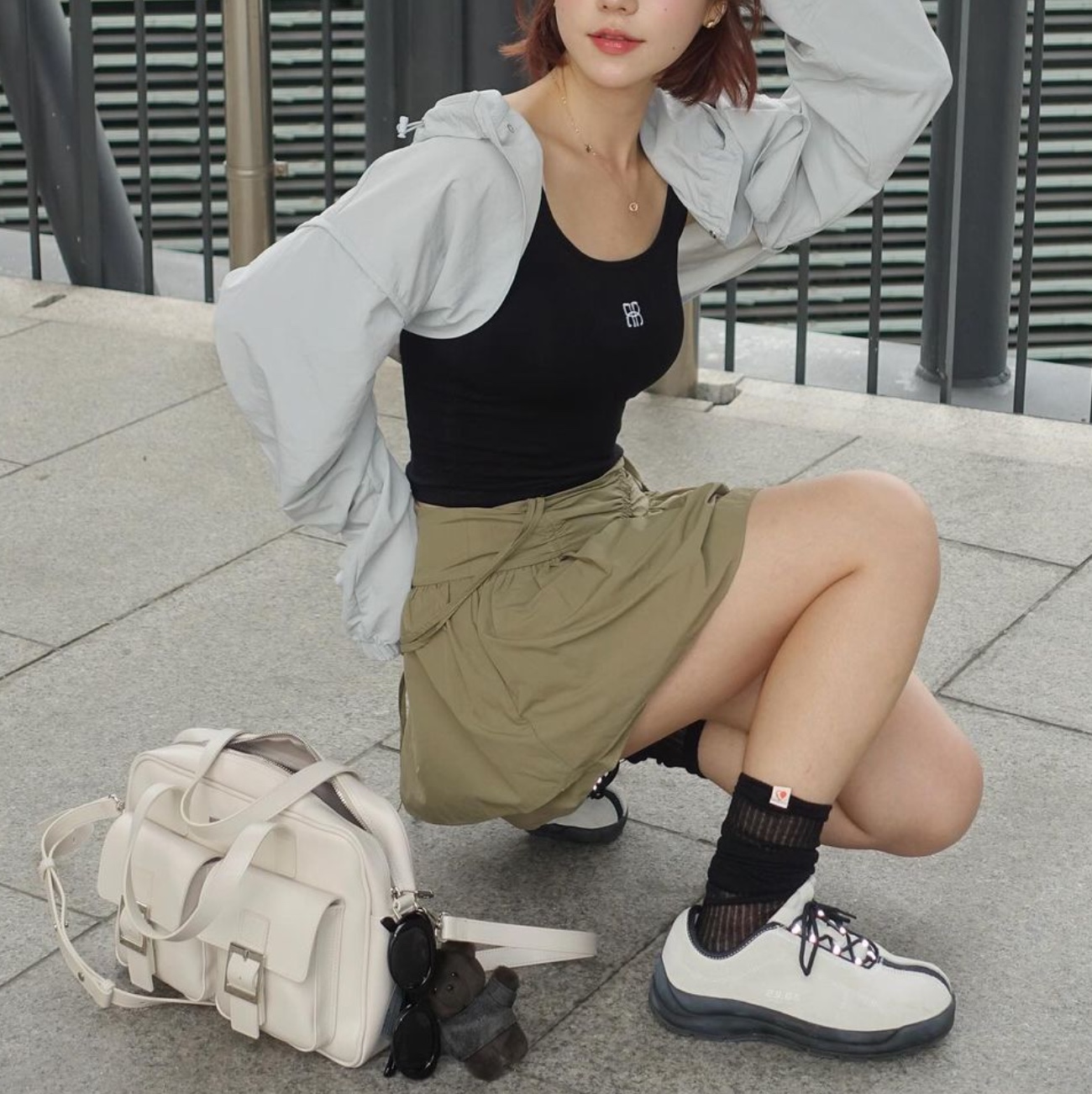 Fillintheblank Pk Middle Shoulder Bag Camel, Fillintheblank Pk Middle Shoulder Bag Glossy Butter 착용 스타일