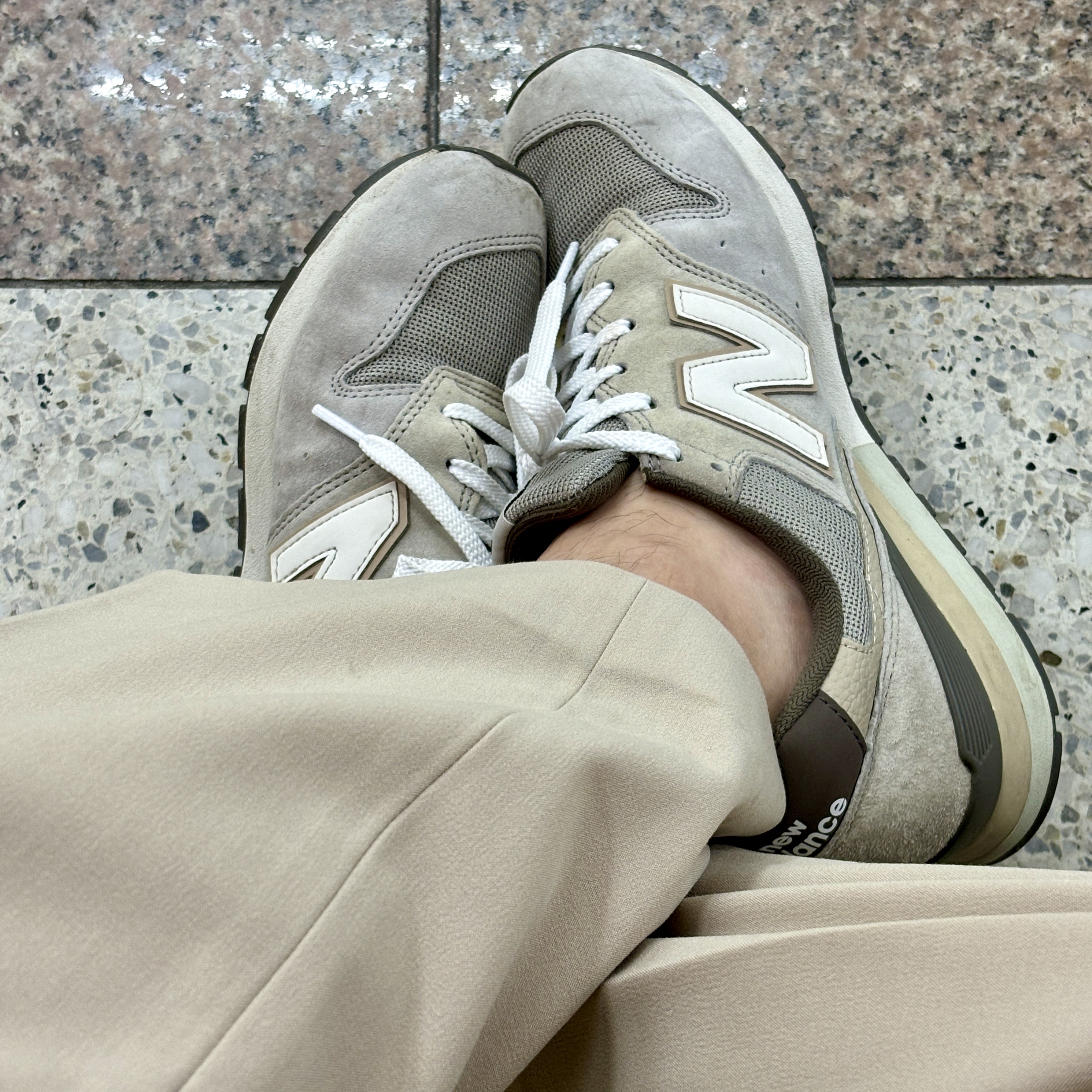 New Balance 996 Brown 착용 스타일 - 3
