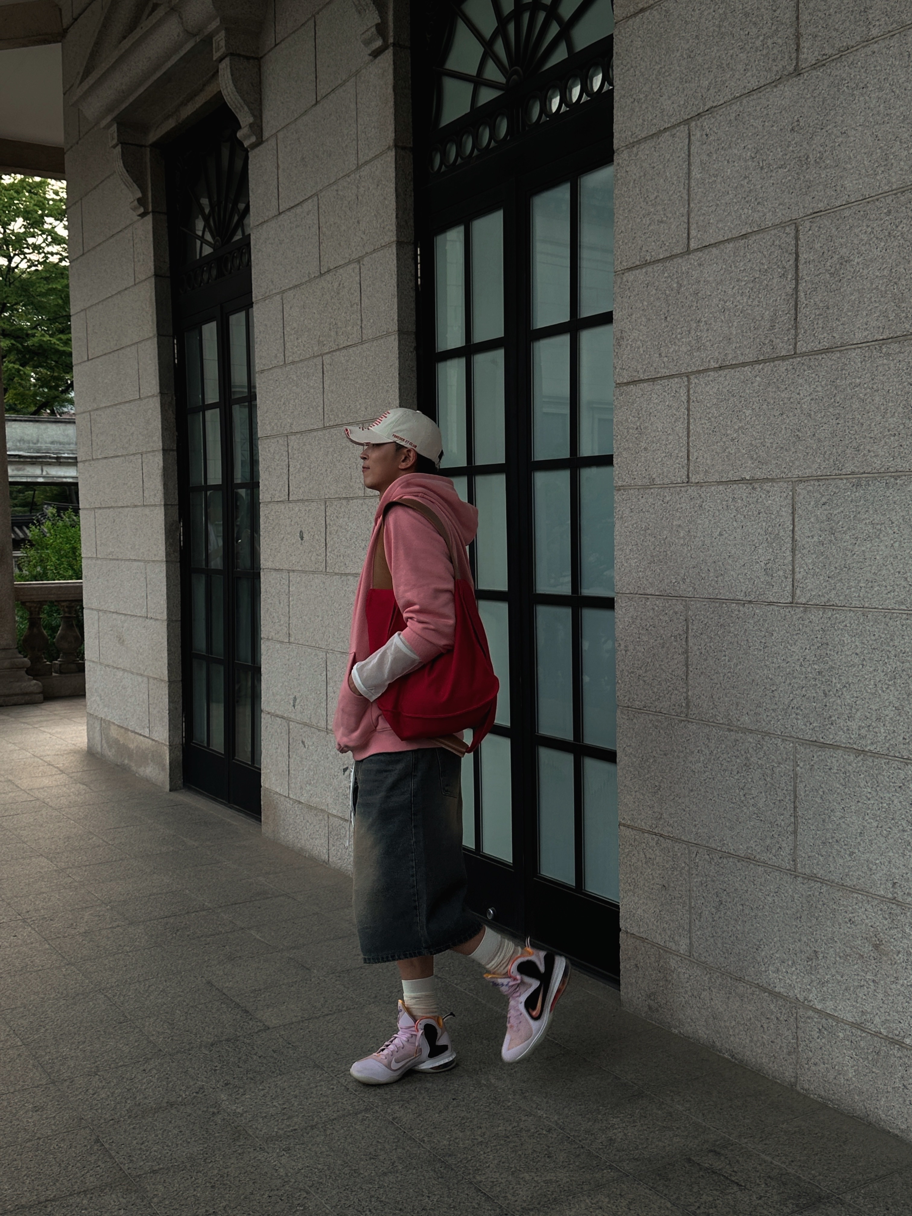 Nike LeBron 9 Regal Pink and Velvet Brown 착용 스타일 - 4