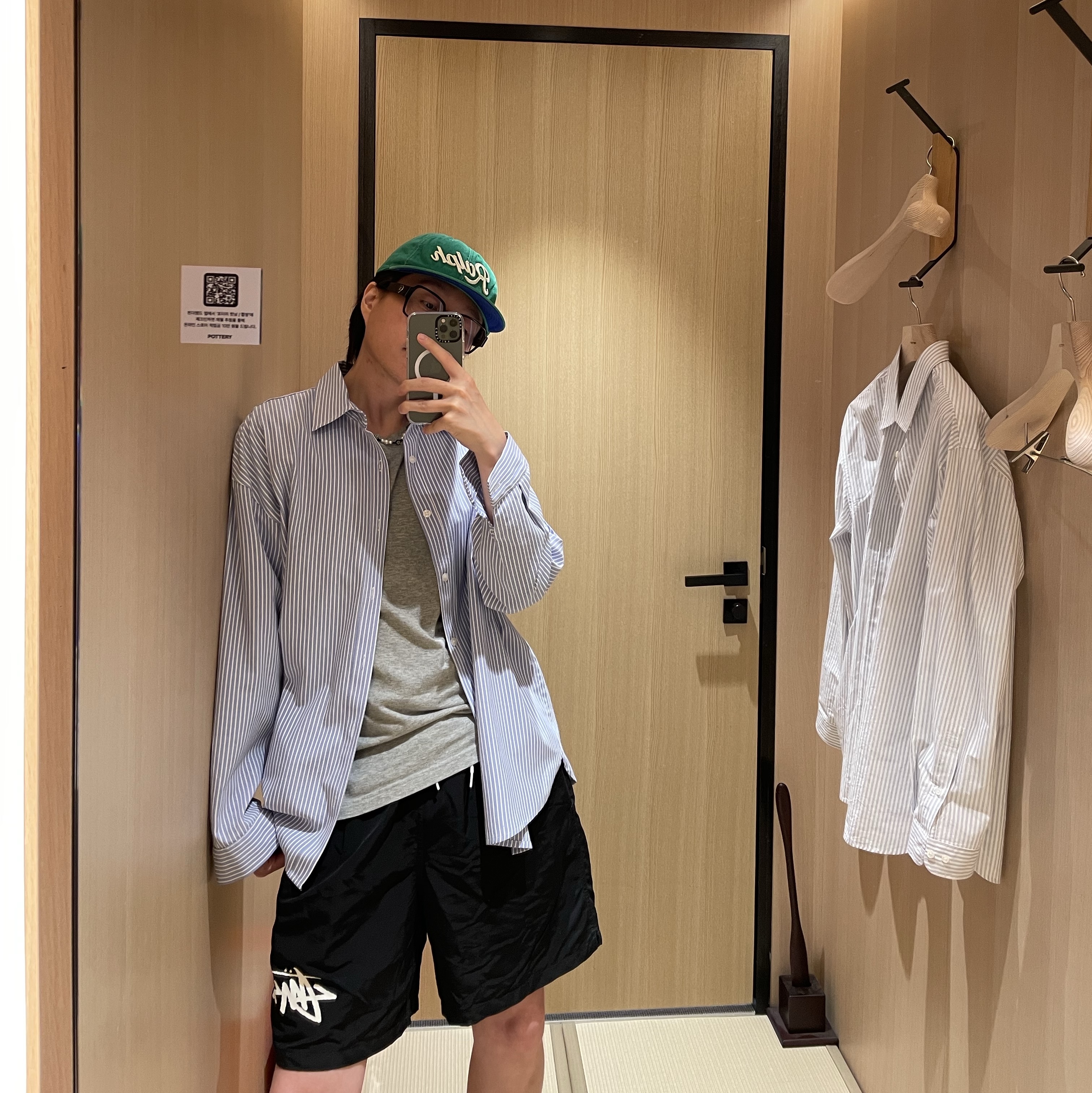 Dr. Martens 1461 Mono Black, Stussy Stock Water Shorts Black 착용 스타일 - 4