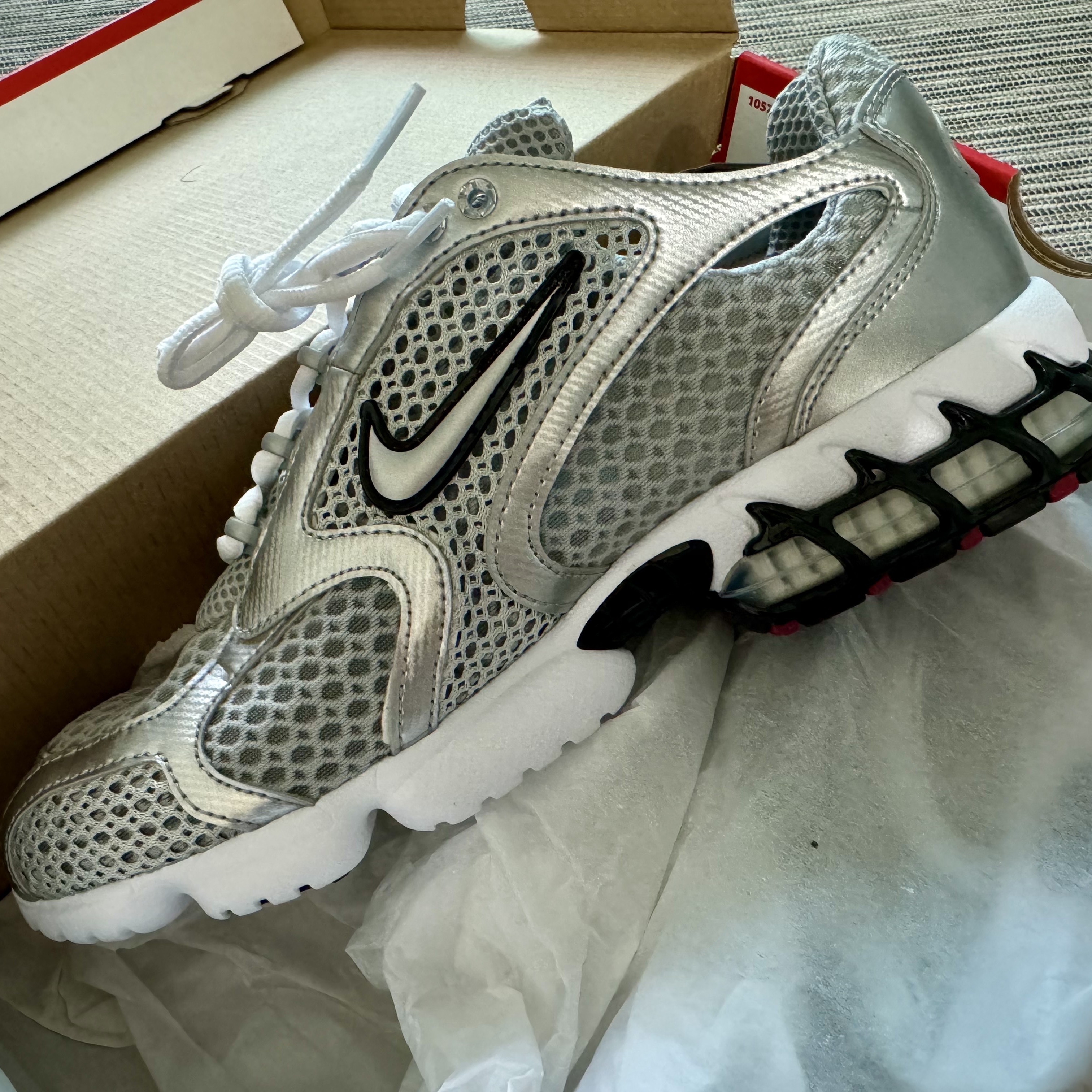 Nike Air Zoom Spiridon Cage 2 Metallic Silver 착용 스타일