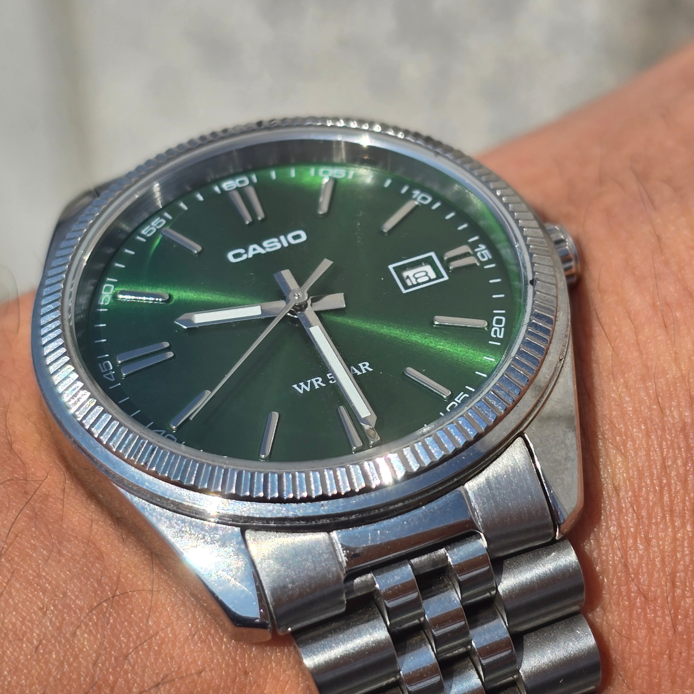 Casio MTP-1302D-3A 착용 스타일