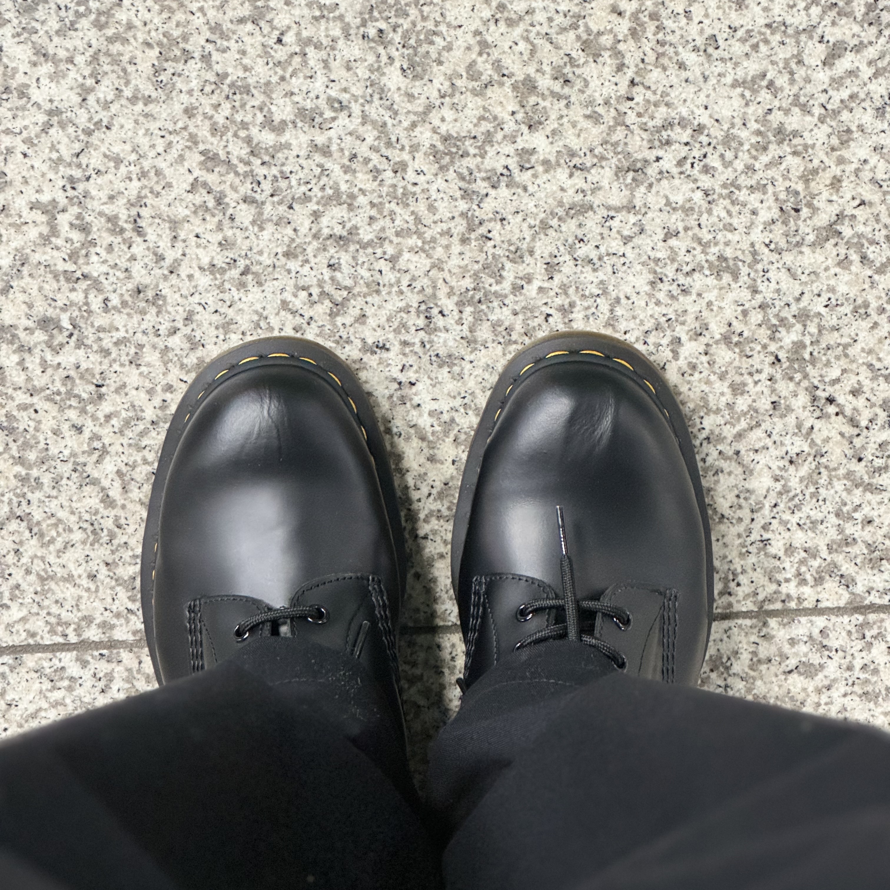 Dr. Martens 1460 Smooth Boots Black 착용 스타일 - 2