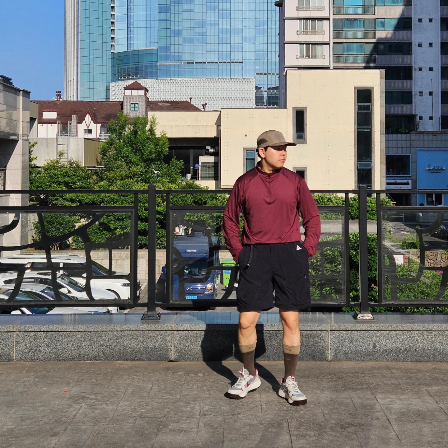 Nike ACG Lowcate Mica Green Light Bone, Nike ACG Smith Summit Cargo Pants Black - Asia 착용 스타일 - 2