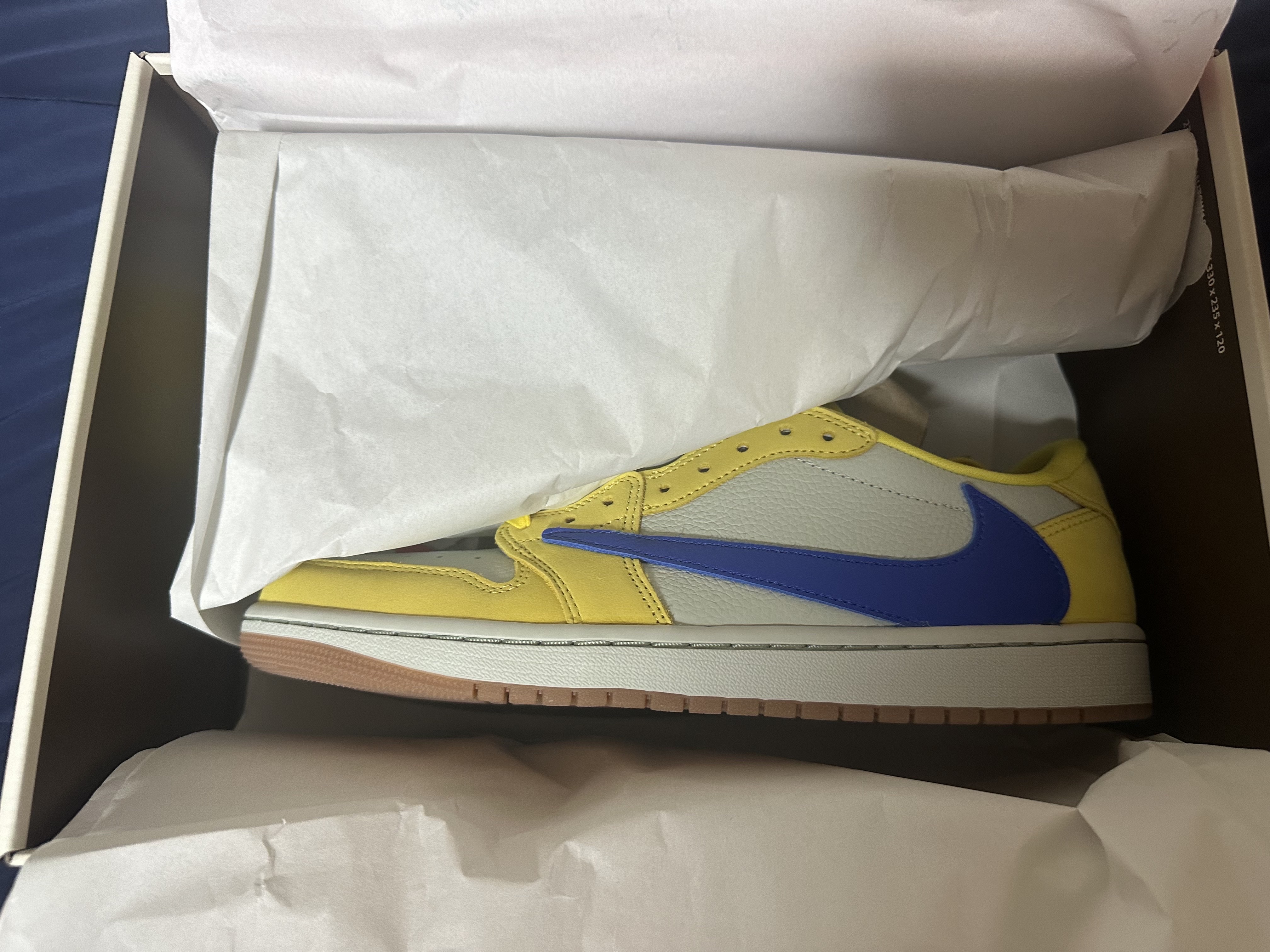 (W) Jordan 1 x Travis Scott Retro Low OG SP Canary 착용 스타일