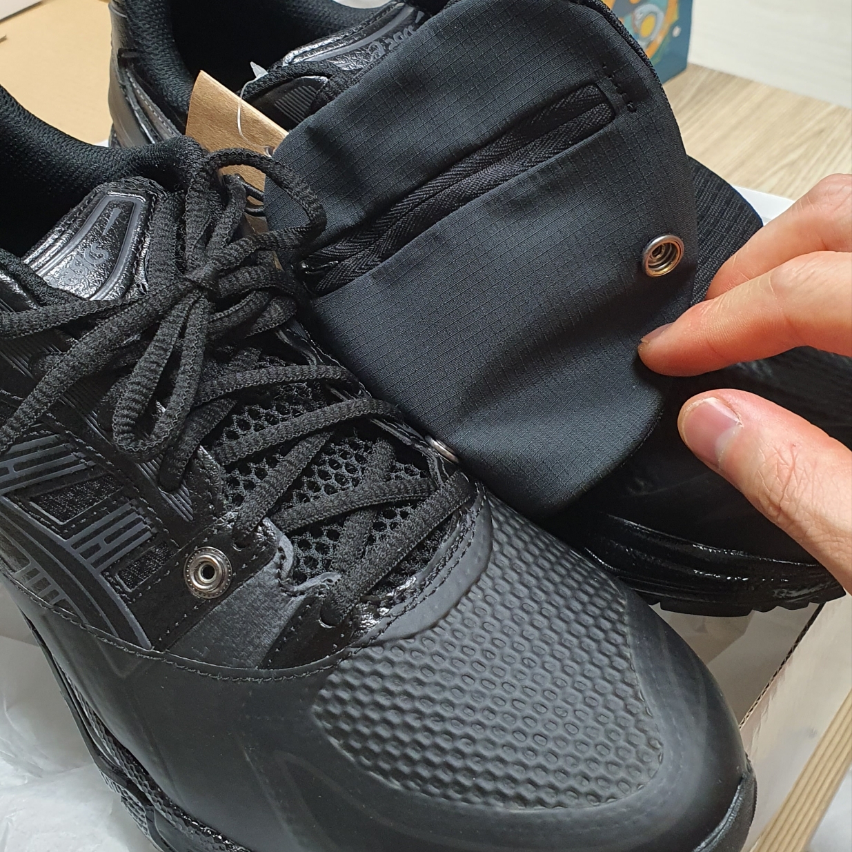 Asics x Limited Edt x SBTG Gel-Kayano 14 Monsoon Patrol Black 착용 스타일 - 4