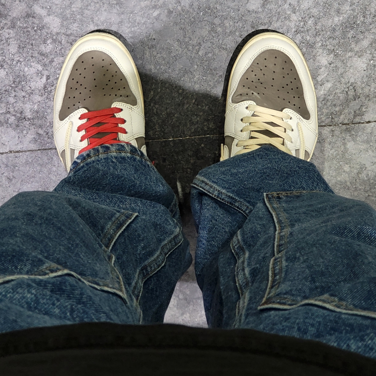 Jordan 1 x Travis Scott Retro Low OG SP Sail and Ridgerock, Stussy Noma Icon Beach Pants Washed Black 착용 스타일 - 2