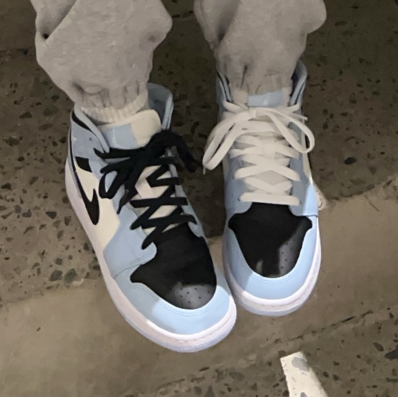 (GS) Jordan 1 Mid Ice Blue Black 착용 스타일 - 1