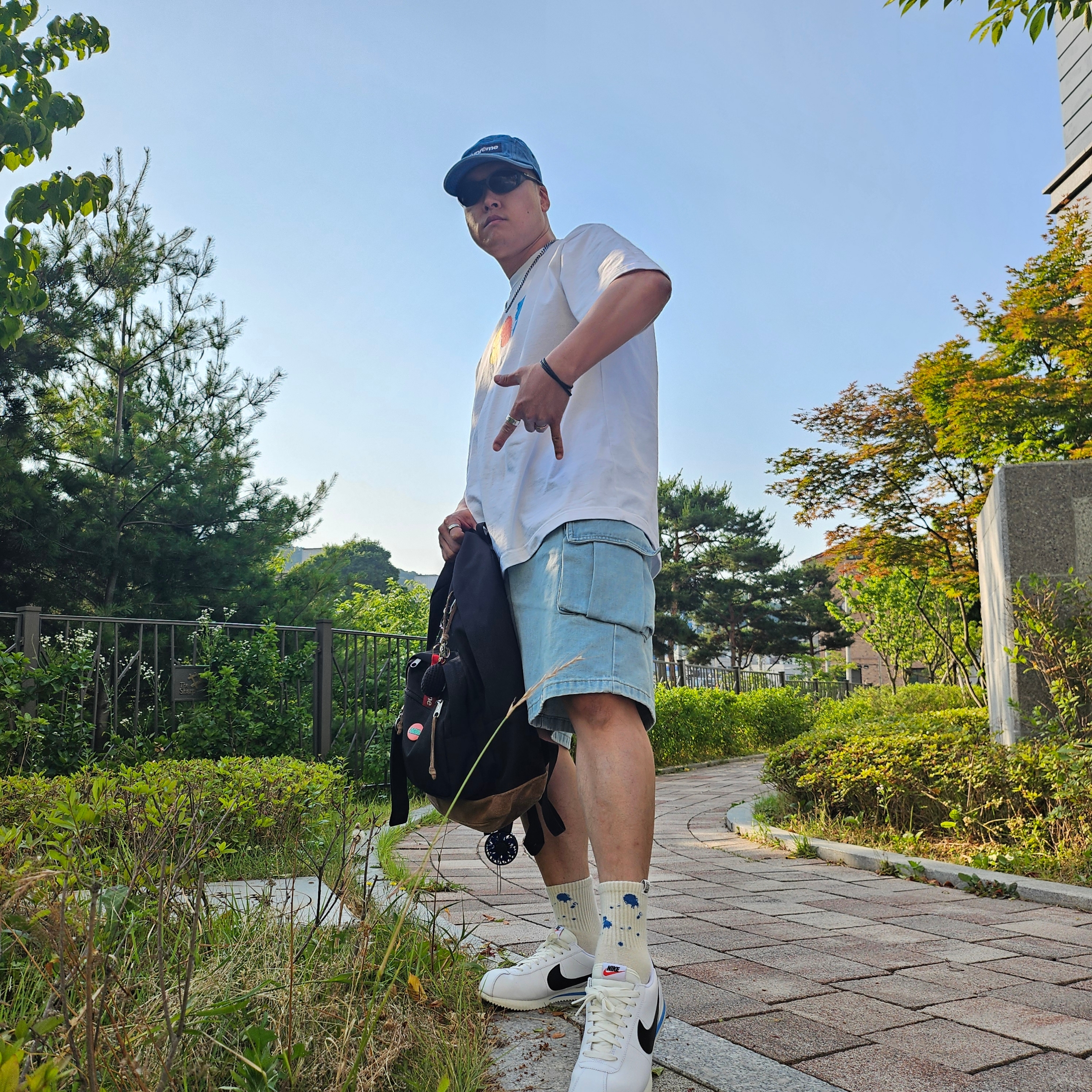 Oakley Eye Jacket Redux Matte Black Frame Prizm Grey Lenses High Bridge Fit, Supreme Washed Chino Twill Camp Cap Denim - 23FW 착용 스타일 - 1
