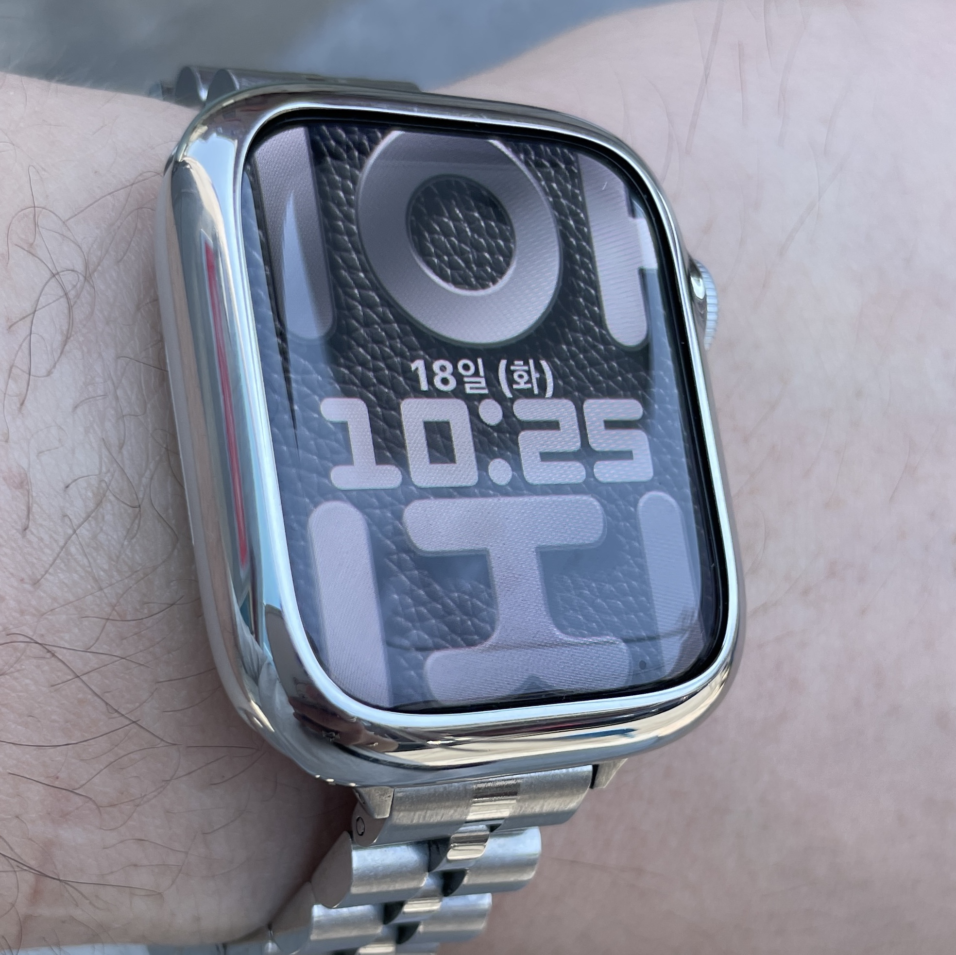 Apple Watch Series 9 41mm GPS Silver Aluminium Case with Sport Loop Winter Blue (Korean Ver.) 착용 스타일 - 3