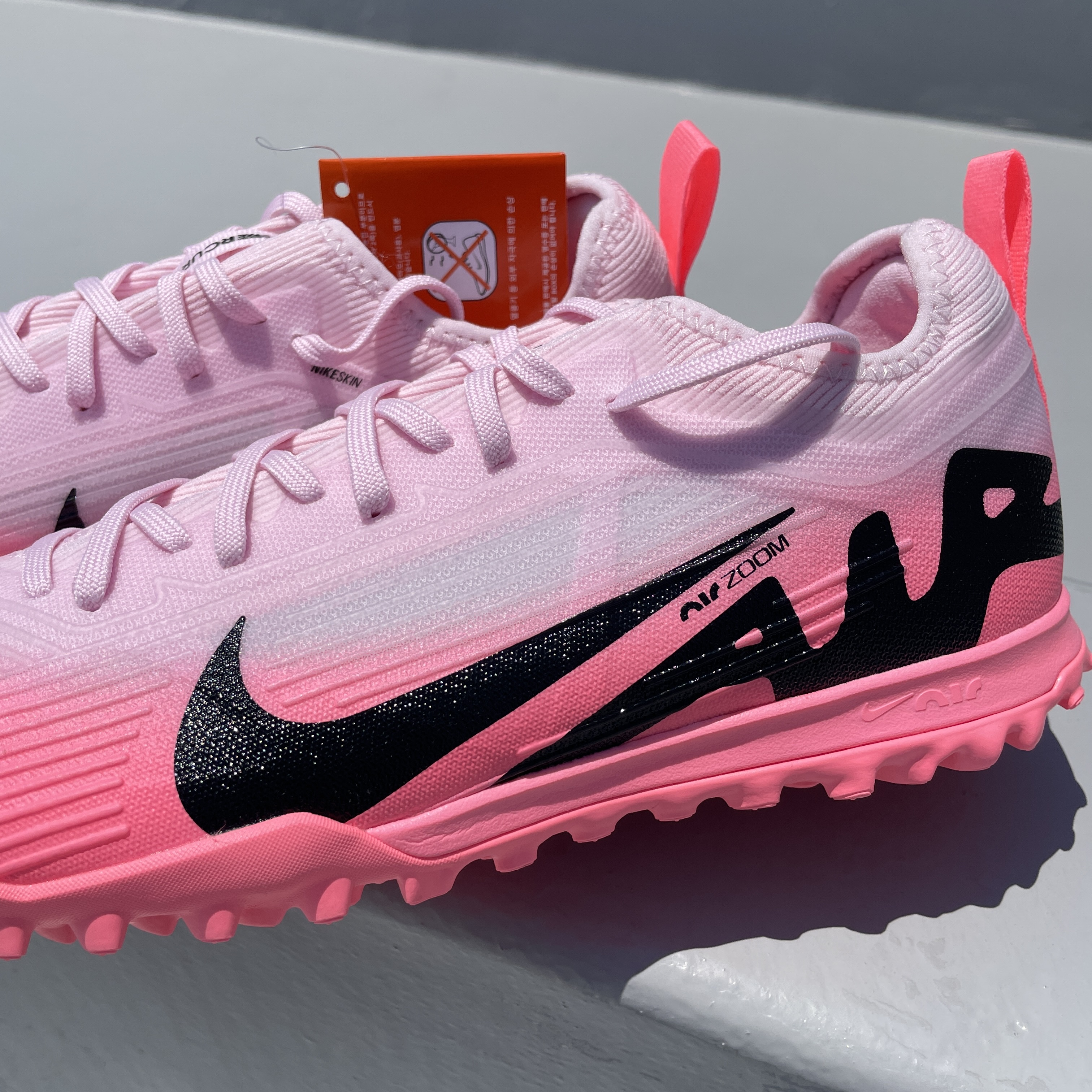 Nike Zoom Mercurial Vapor 15 Pro TF Pink Foam Black 착용 스타일 - 2