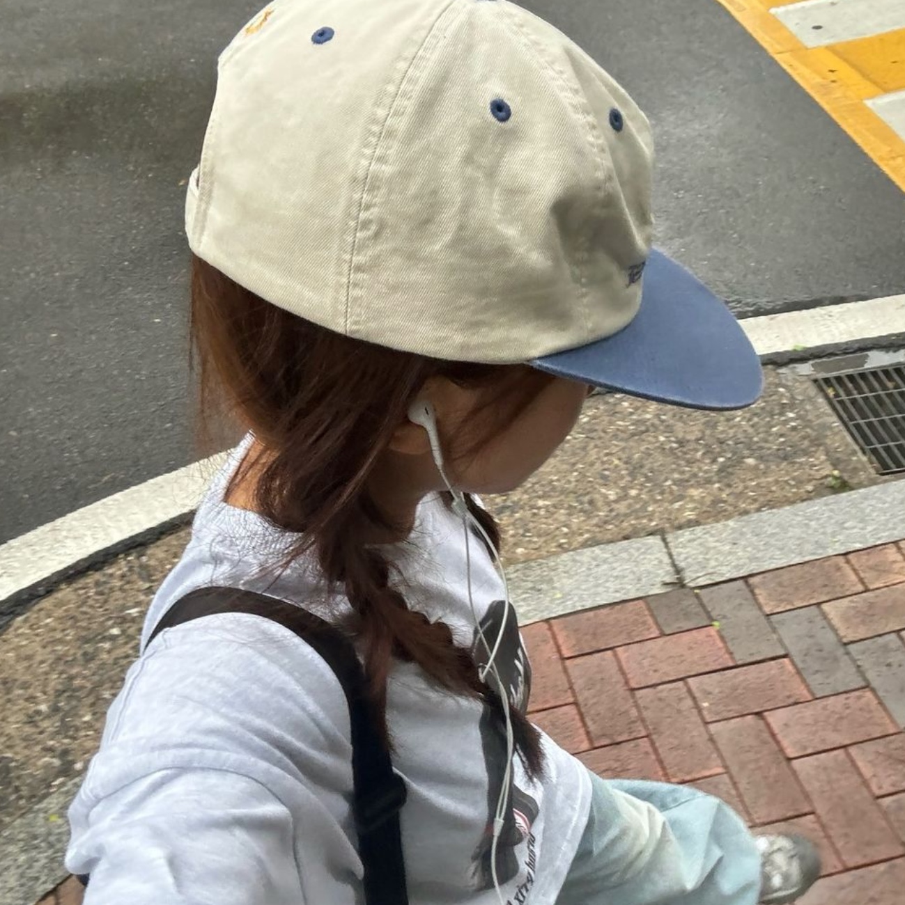 Hello Sunrise Two Tone Washed OG Logo Cap VTG Red & Ocean Blue, Hello Sunrise Two Tone Washed OG Logo Cap Deep Blue & Beige 착용 스타일