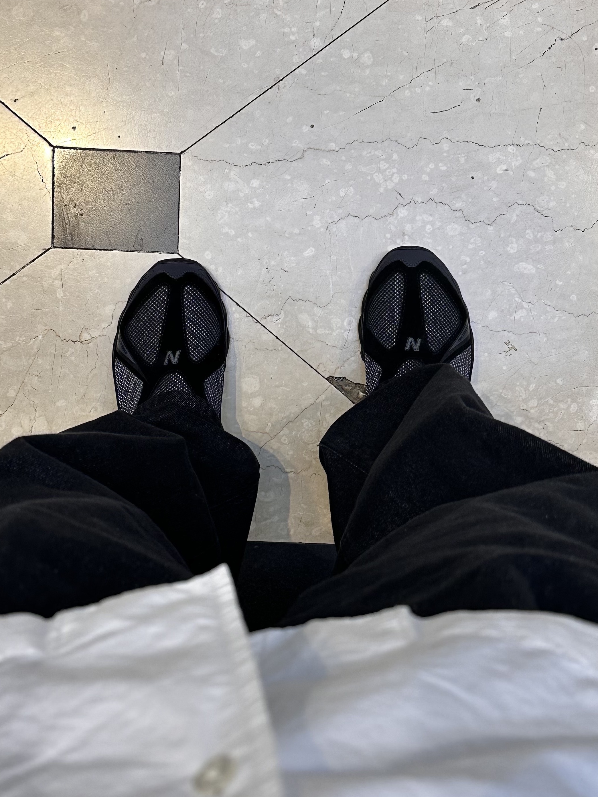 New Balance x Comme des Garcons Homme ML610S Black 착용 스타일