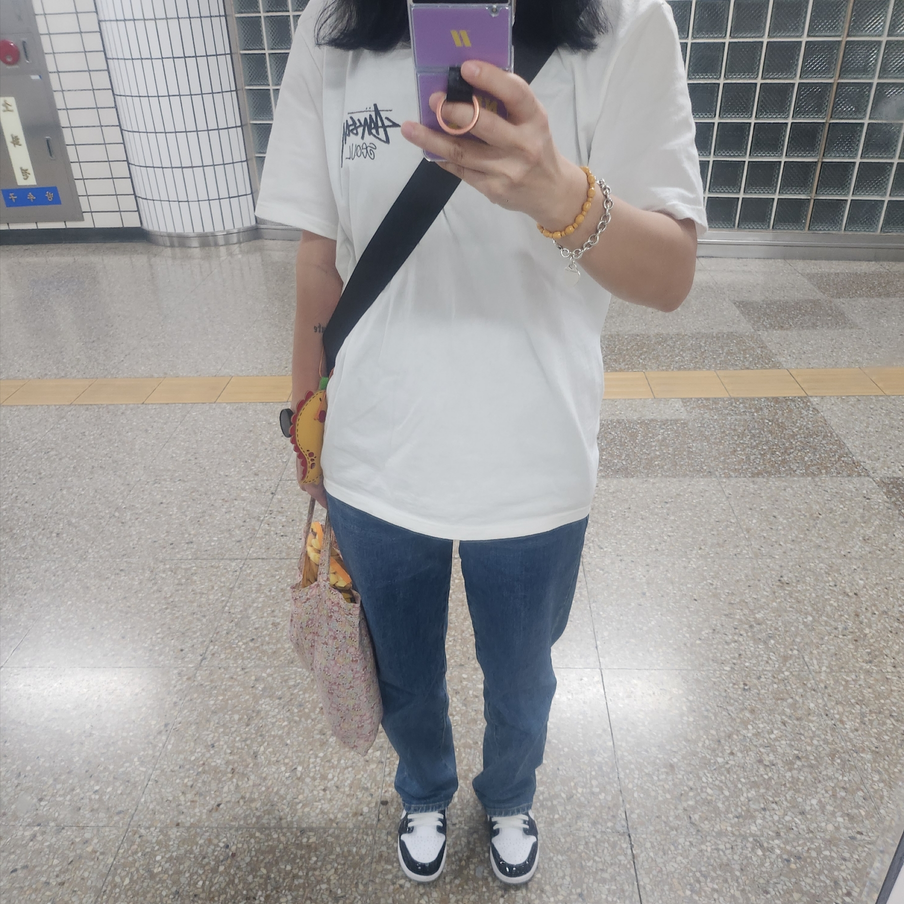 Stussy Stock Seoul T-Shirt White 착용 스타일