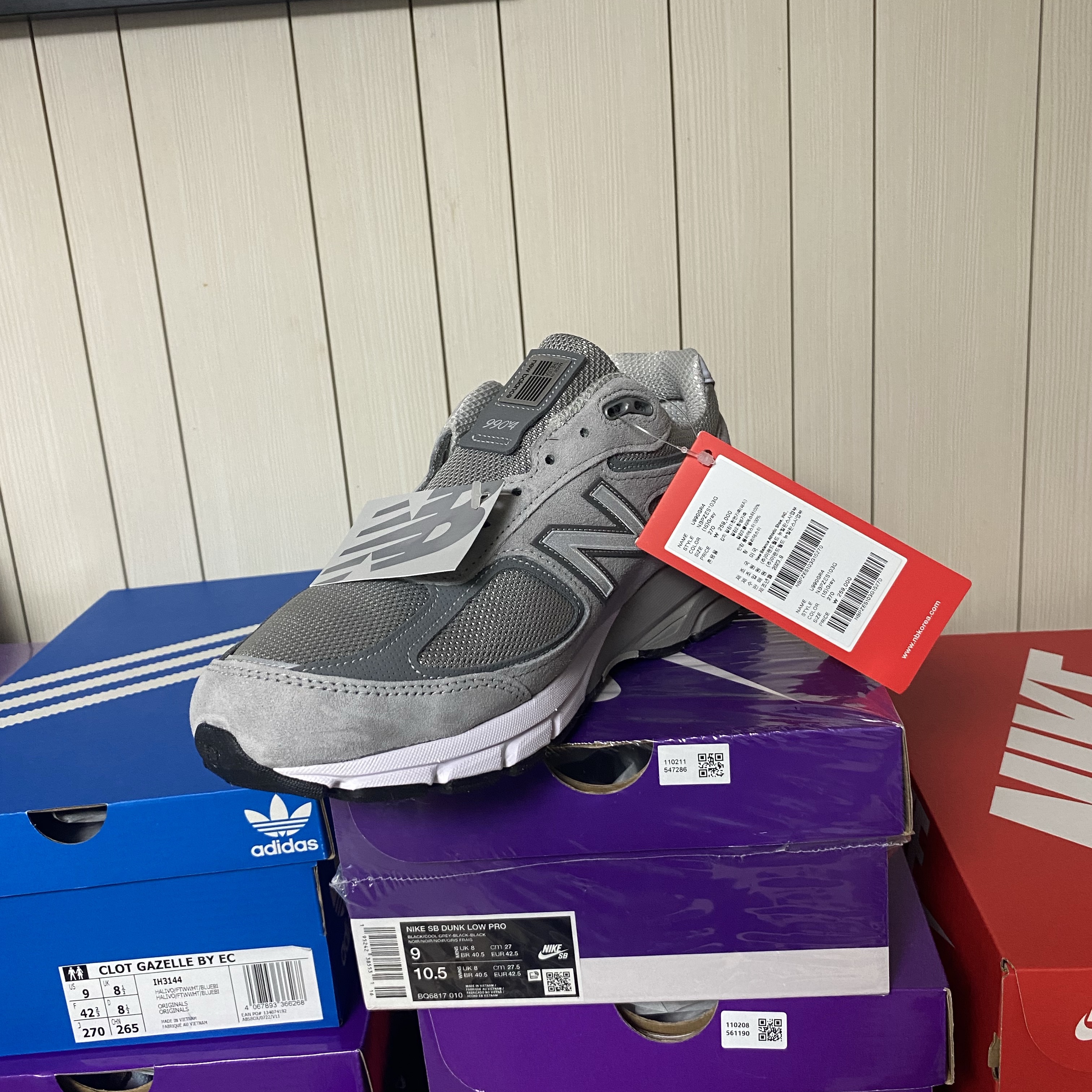 New Balance 990v4 Made in USA Grey Silver 착용 스타일 - 2