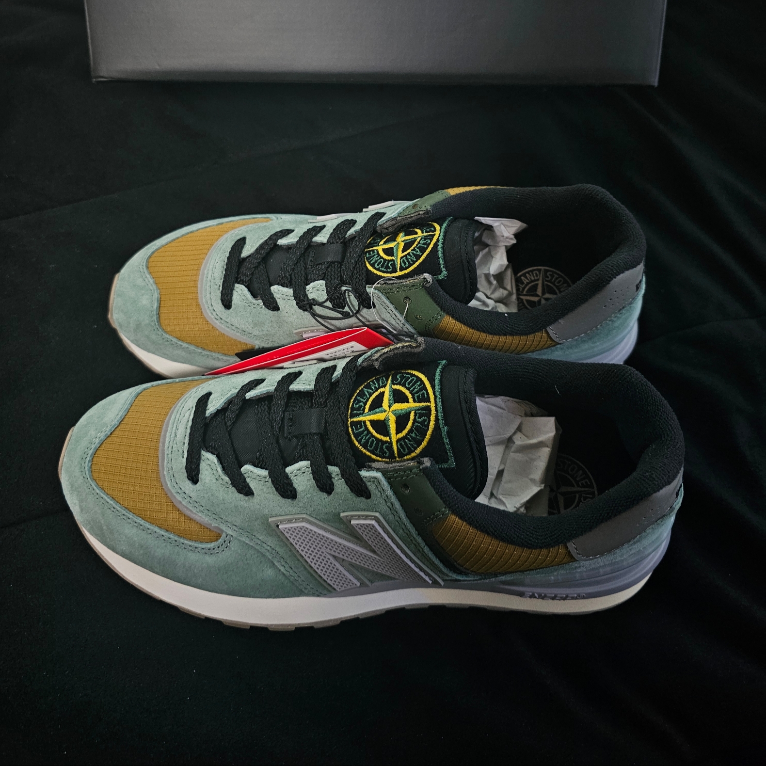 New Balance x Stone Island 574 Legacy Light Green 착용 스타일 - 1