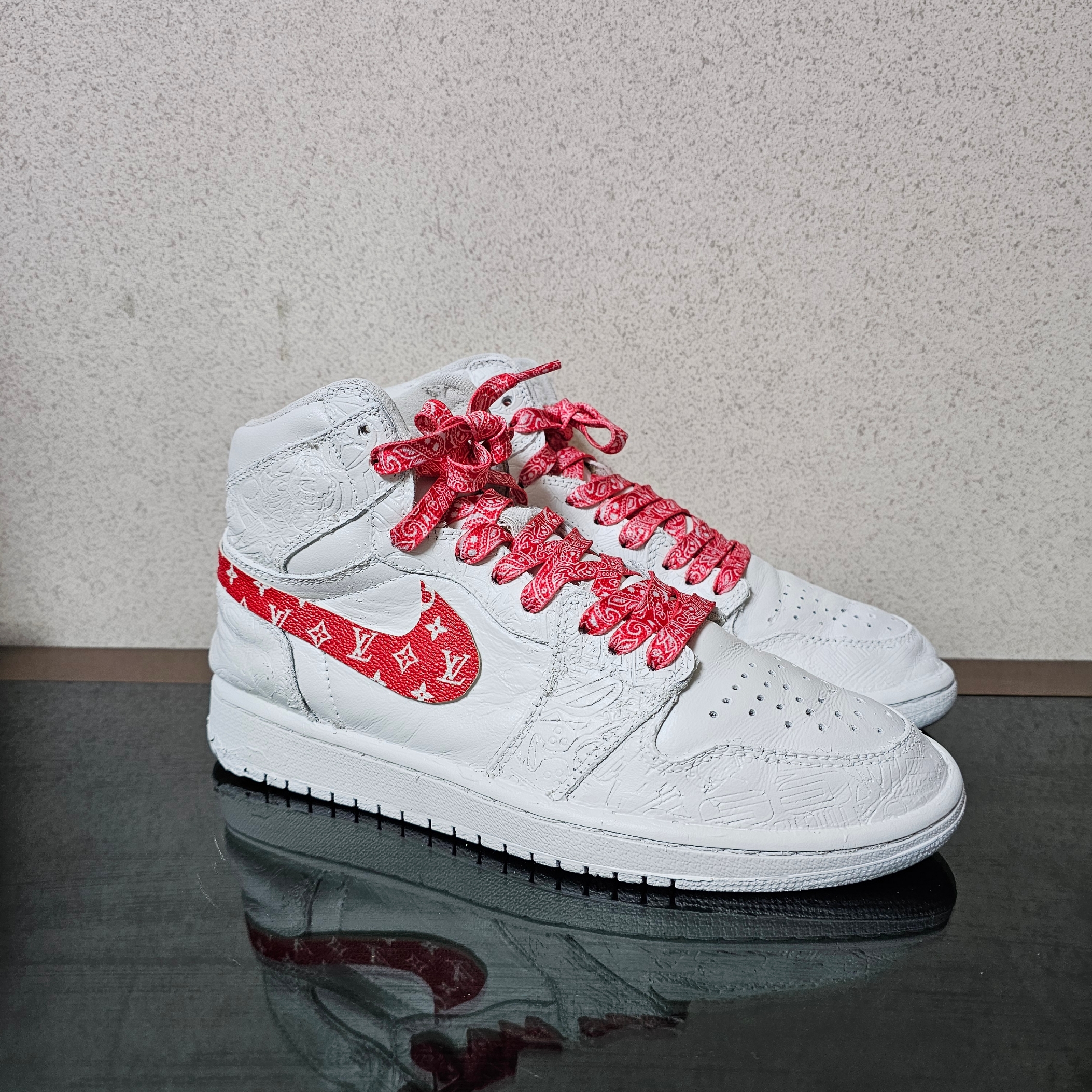 Jordan 1 Retro 30th Anniversary Laser 착용 스타일 - 1
