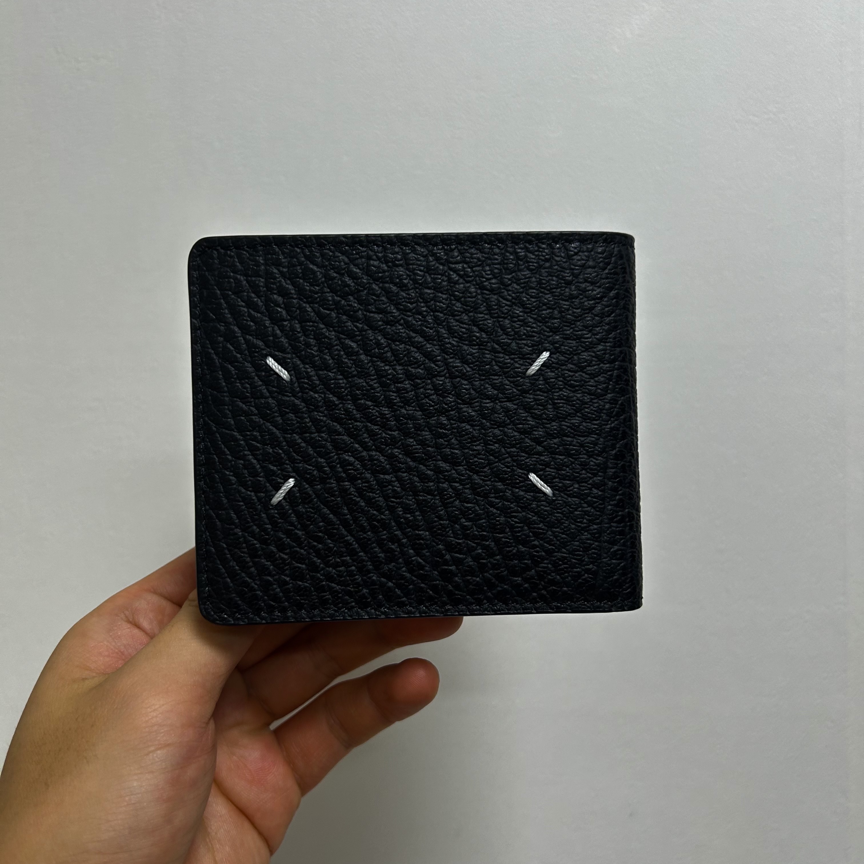 Maison Margiela Bi-Fold Wallet Black 착용 스타일 - 2