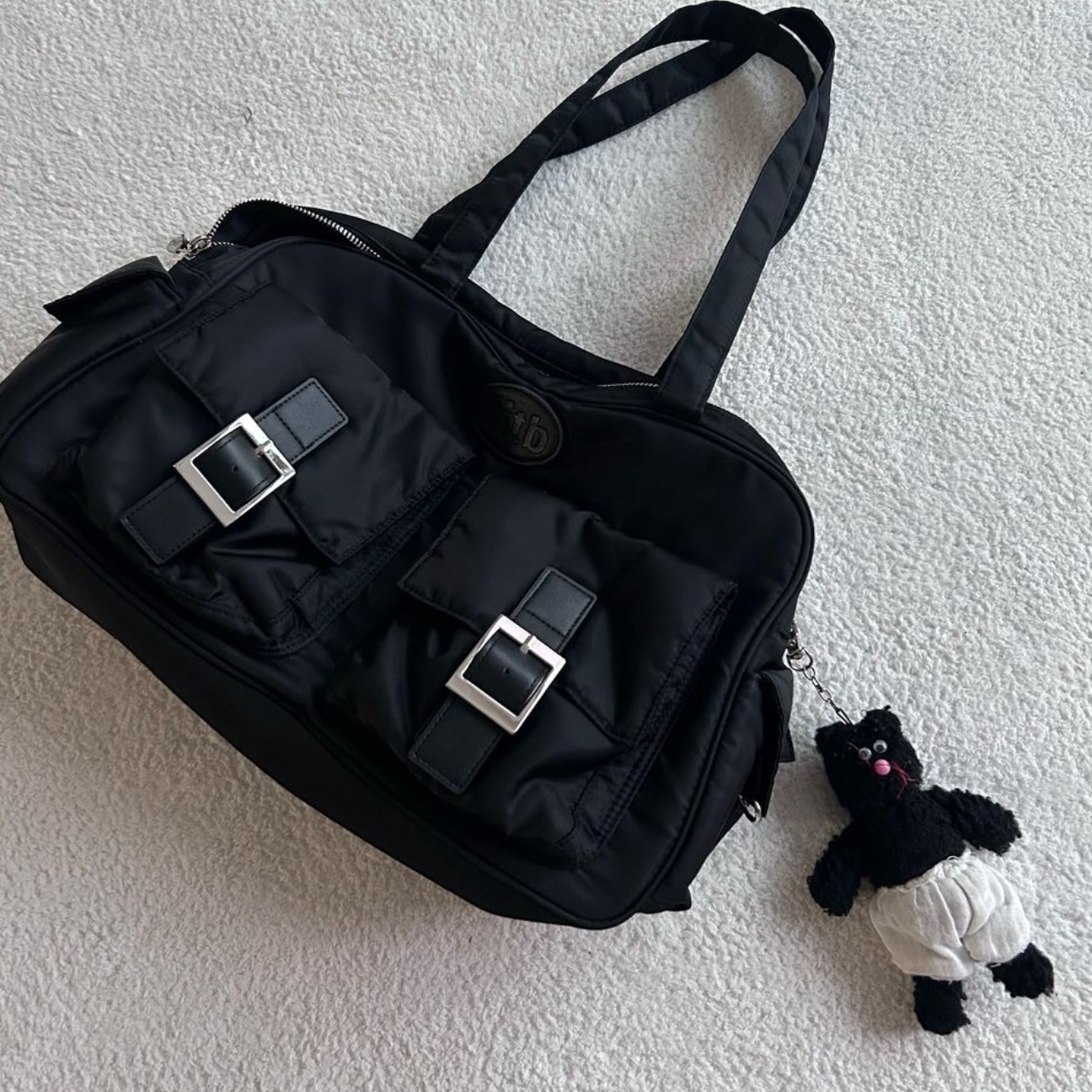 Fillintheblank Renewal Pk Shoulder Bag Nylon Light Blue, Fillintheblank Renewal Pk Shoulder Bag Nylon Green Pepper 착용 스타일