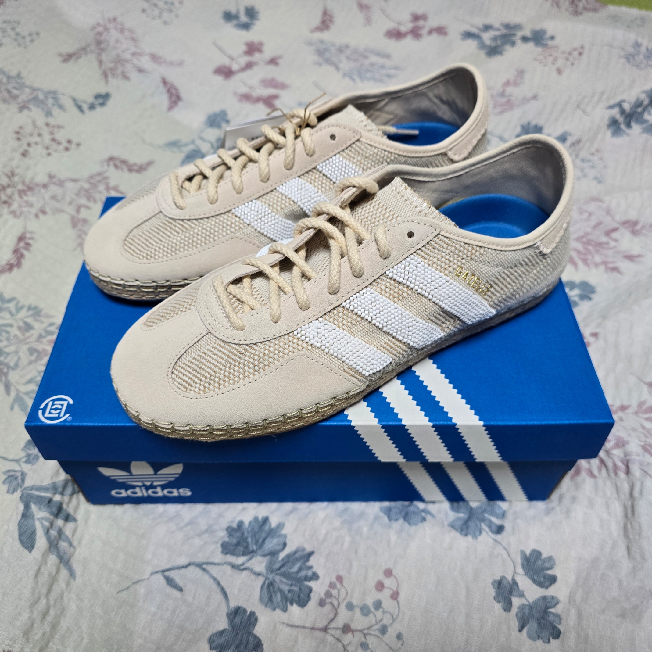 Adidas x Clot Gazelle Halo Ivory Cloud White 착용 스타일